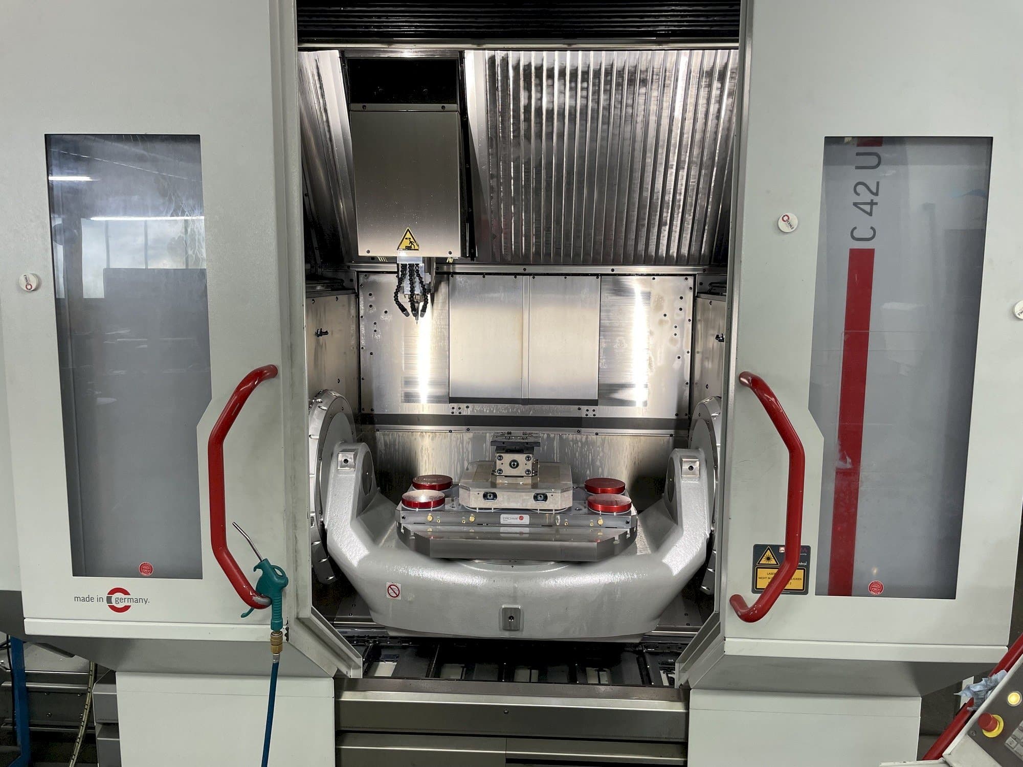 Front view of HERMLE C 42 U  machine