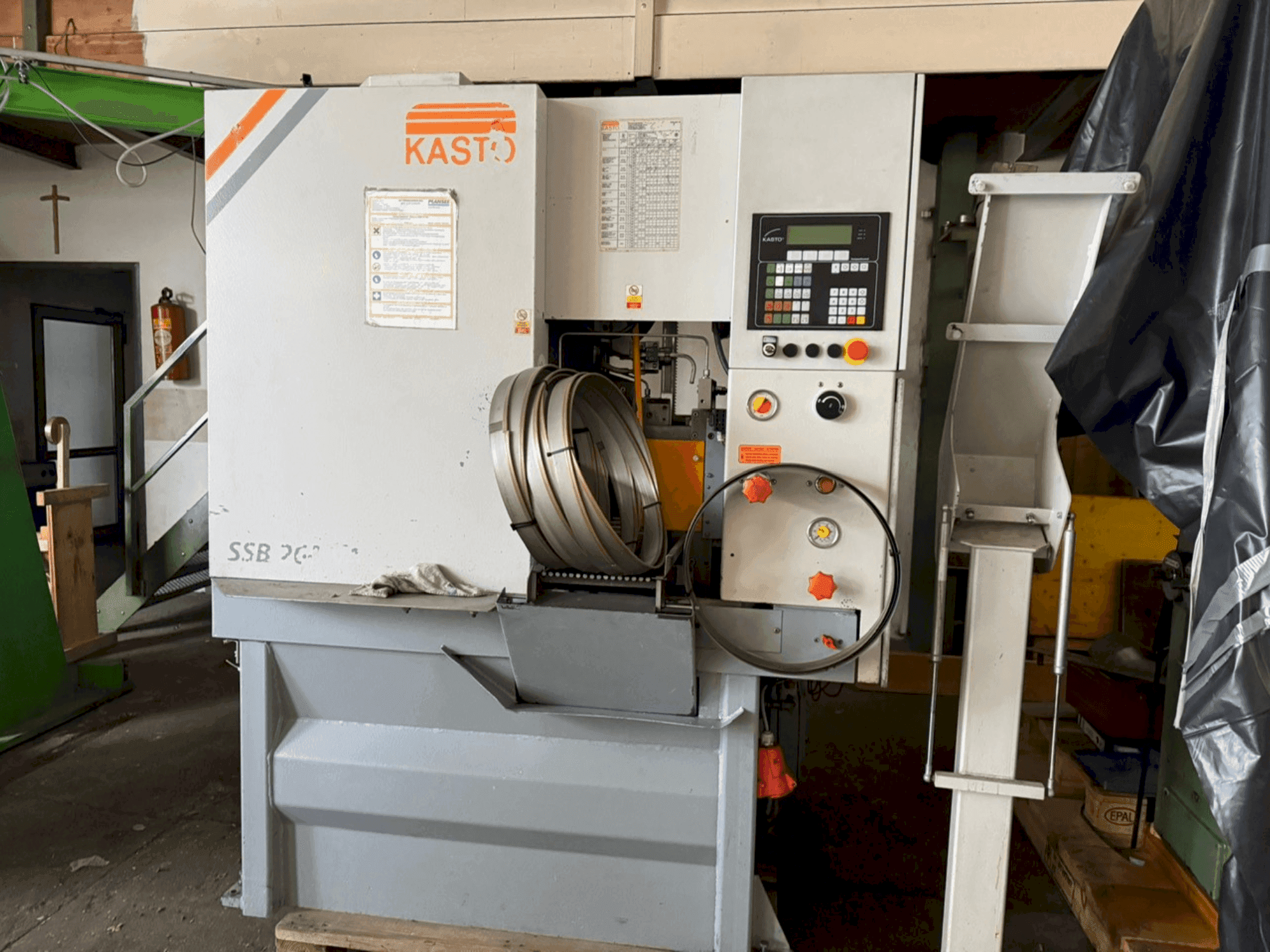 Front view of KASTO SSB 260 VA-CC-CNC  machine