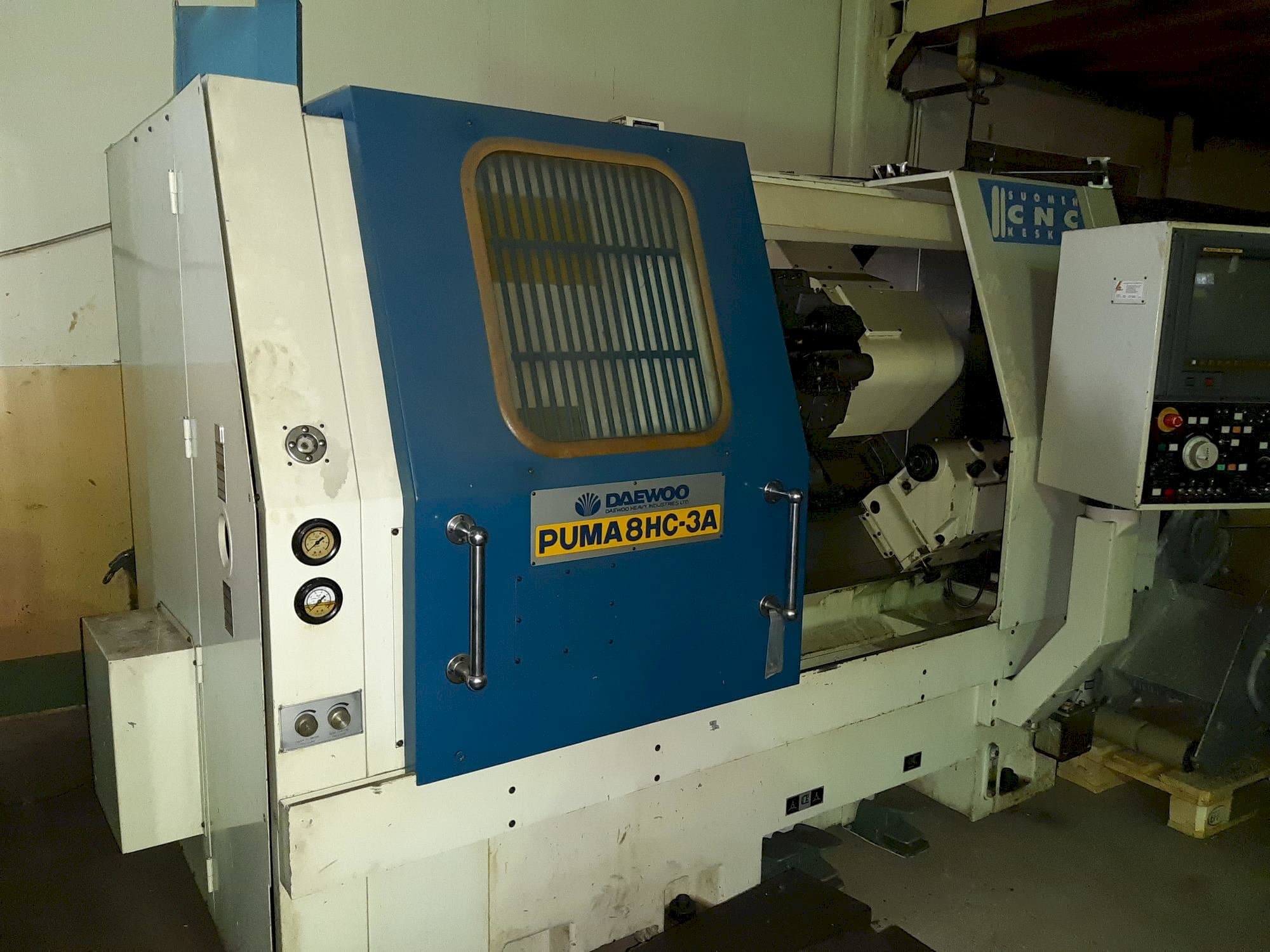 Front view of DAEWOO PUMA 8HC-3A  machine