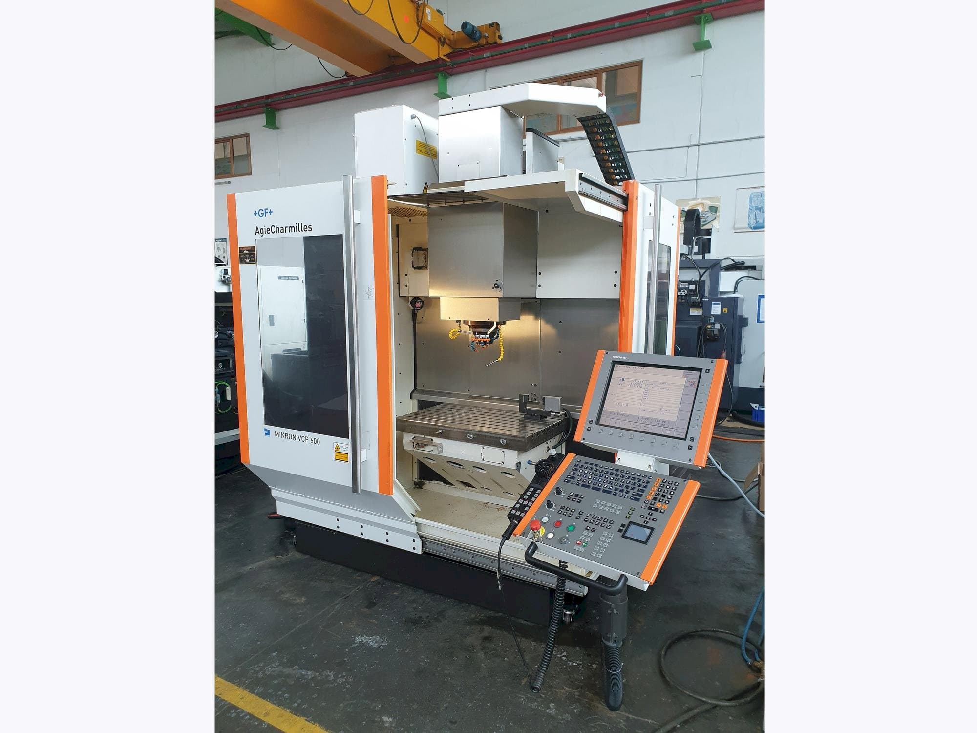 Front view of MIKRON VCP 600  machine