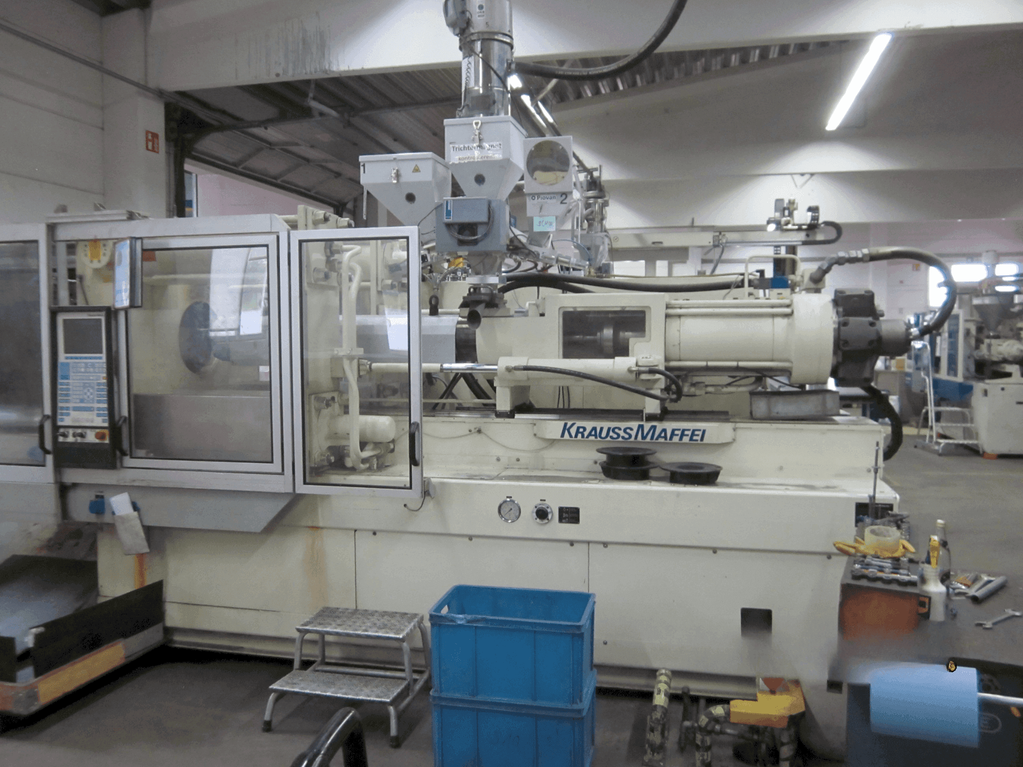 Front view of Krauss Maffei 350-1900 C1  machine