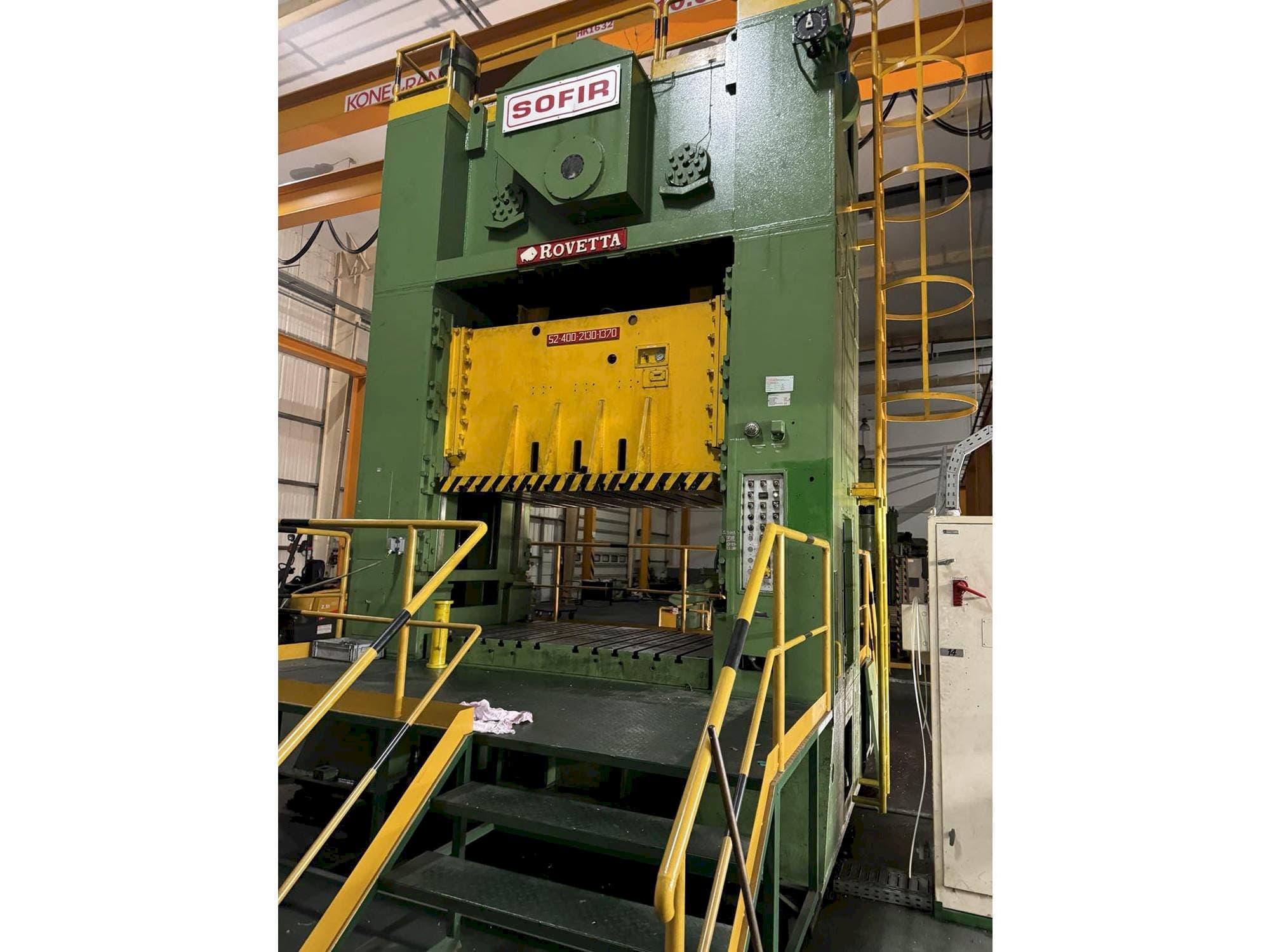 Front view of ROVETTA 400t  machine