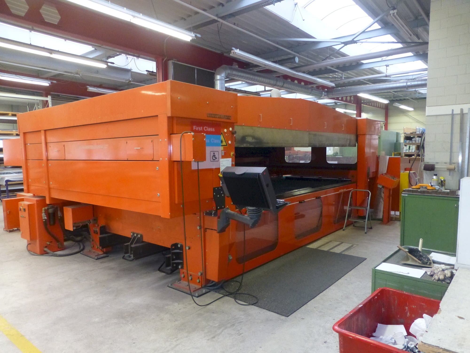 Front view of Bystronic BYSTAR 4020  machine