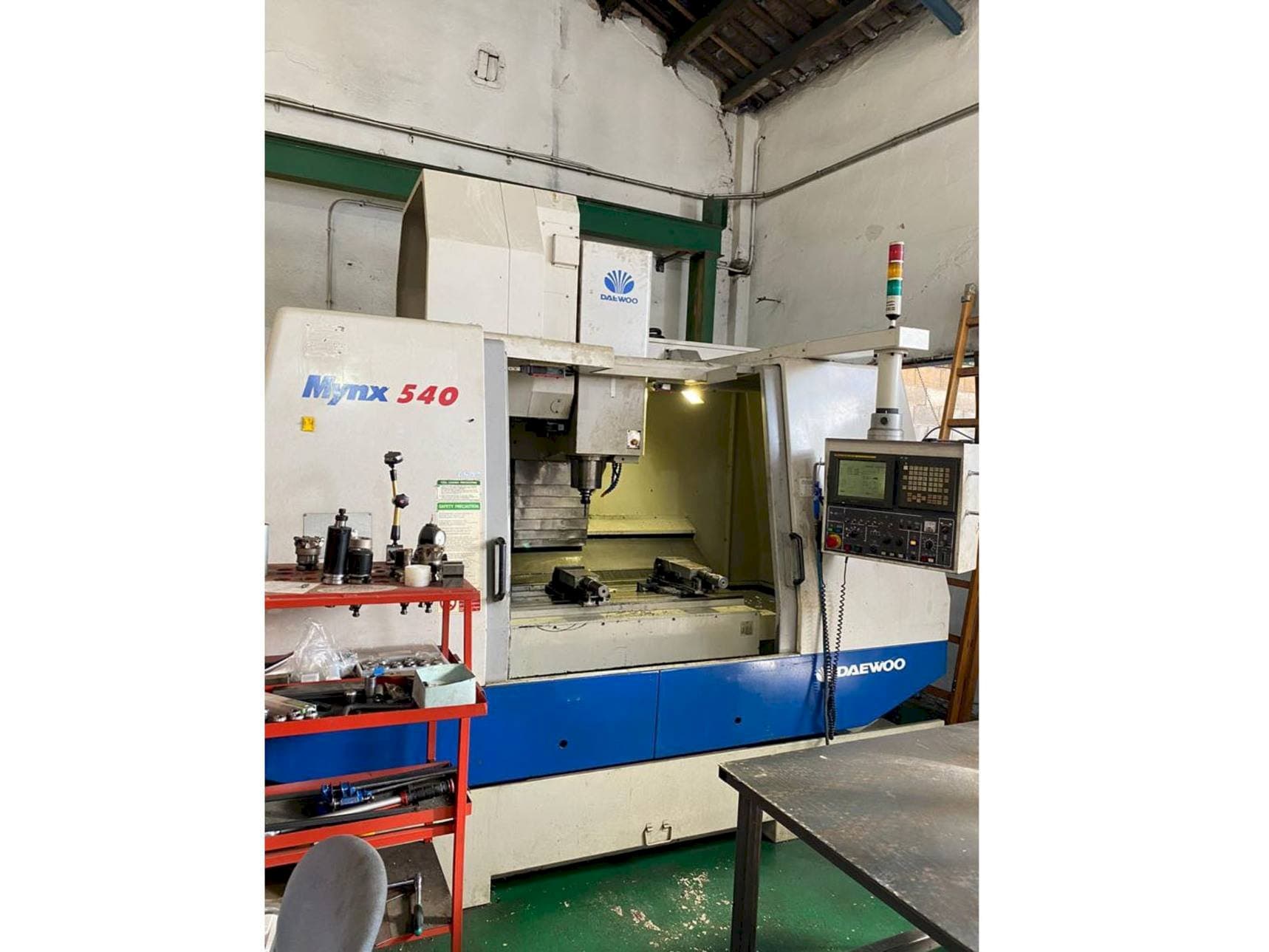 Front view of DAEWOO Mynx 540  machine