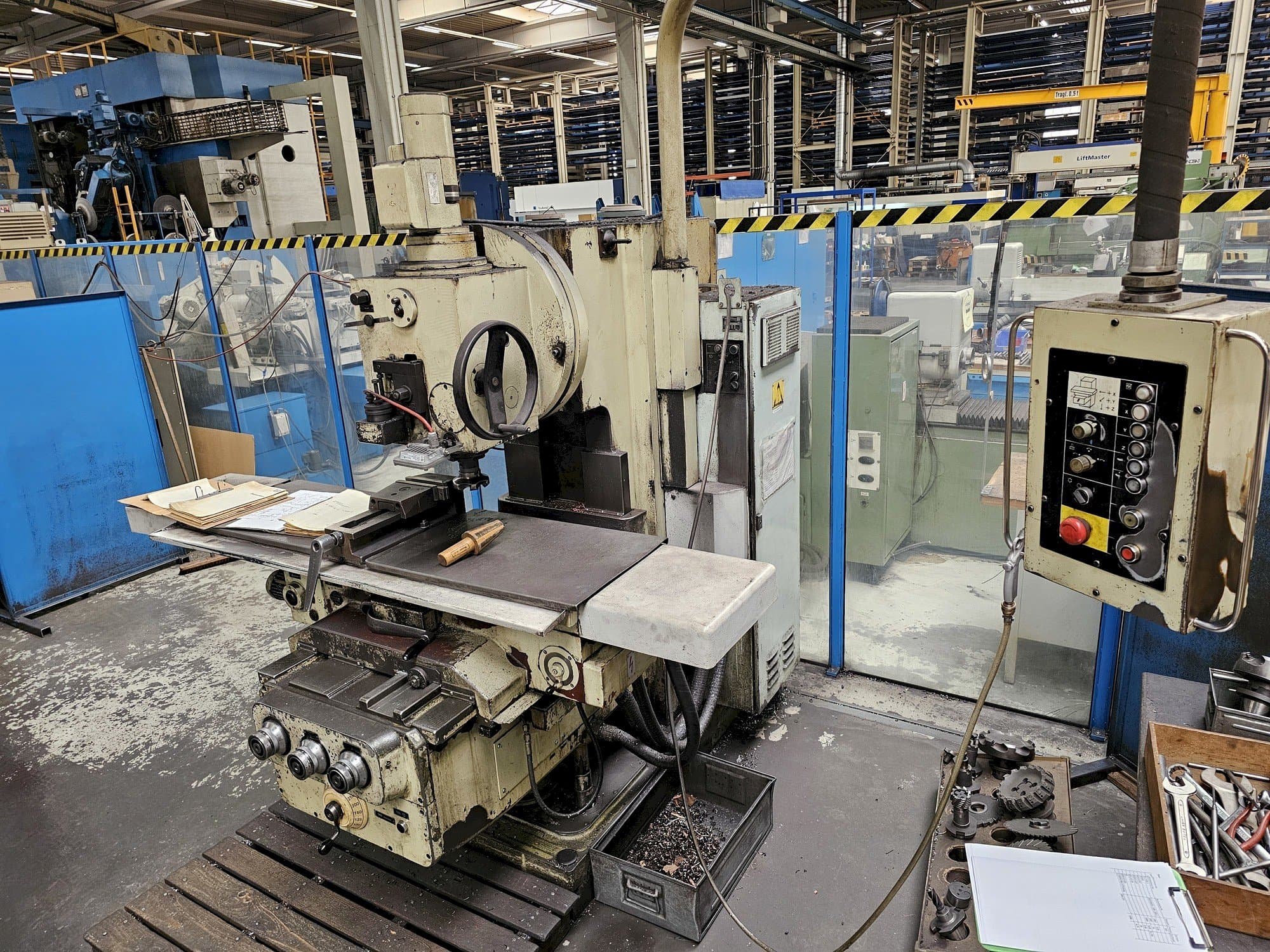 Front view of VEB FSS 400/E  machine