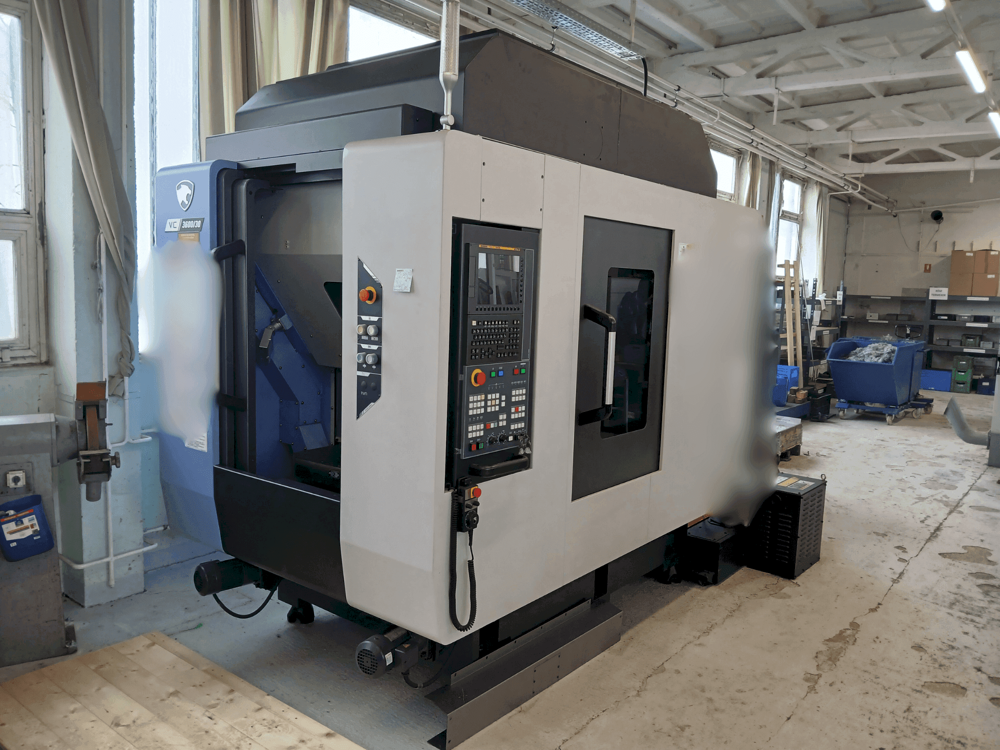 Front view of DN SOLUTIONS VC 3600/30  machine