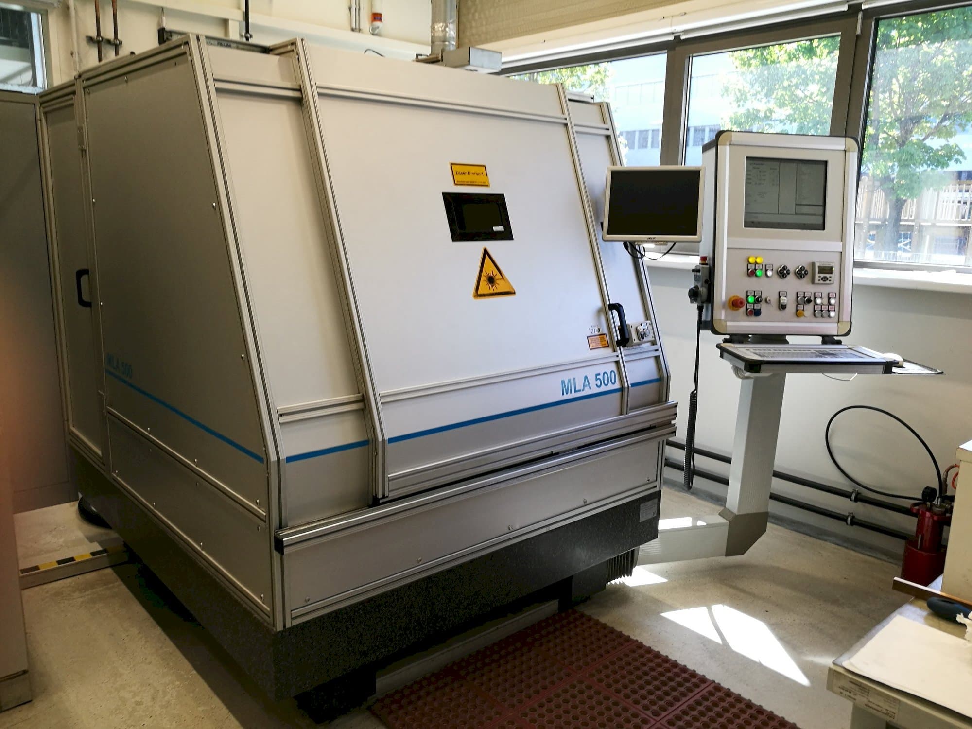 Front view of LLT APPLIKATION MLA 500  machine