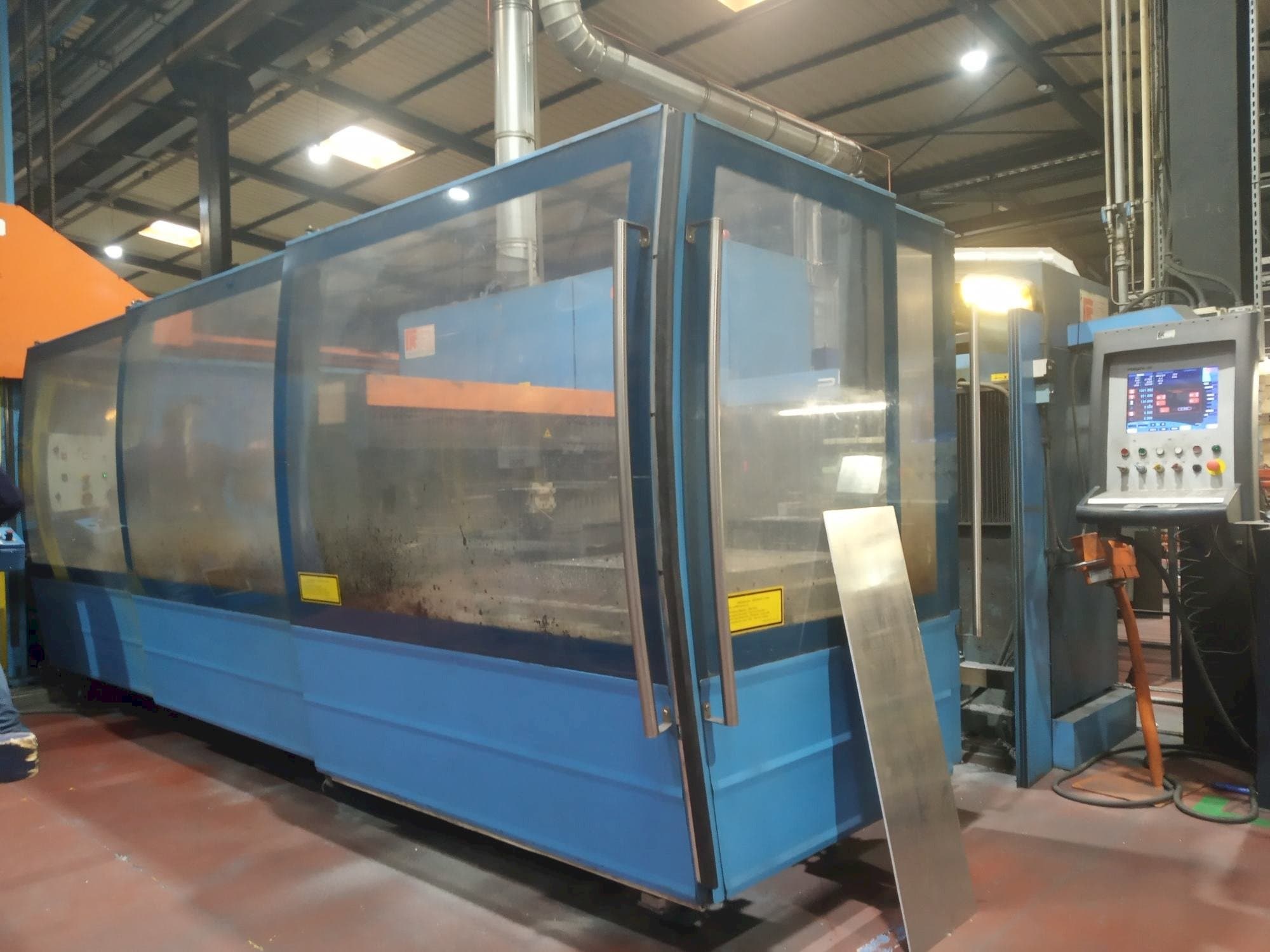 Left view of Prima Power Platino 1530  machine