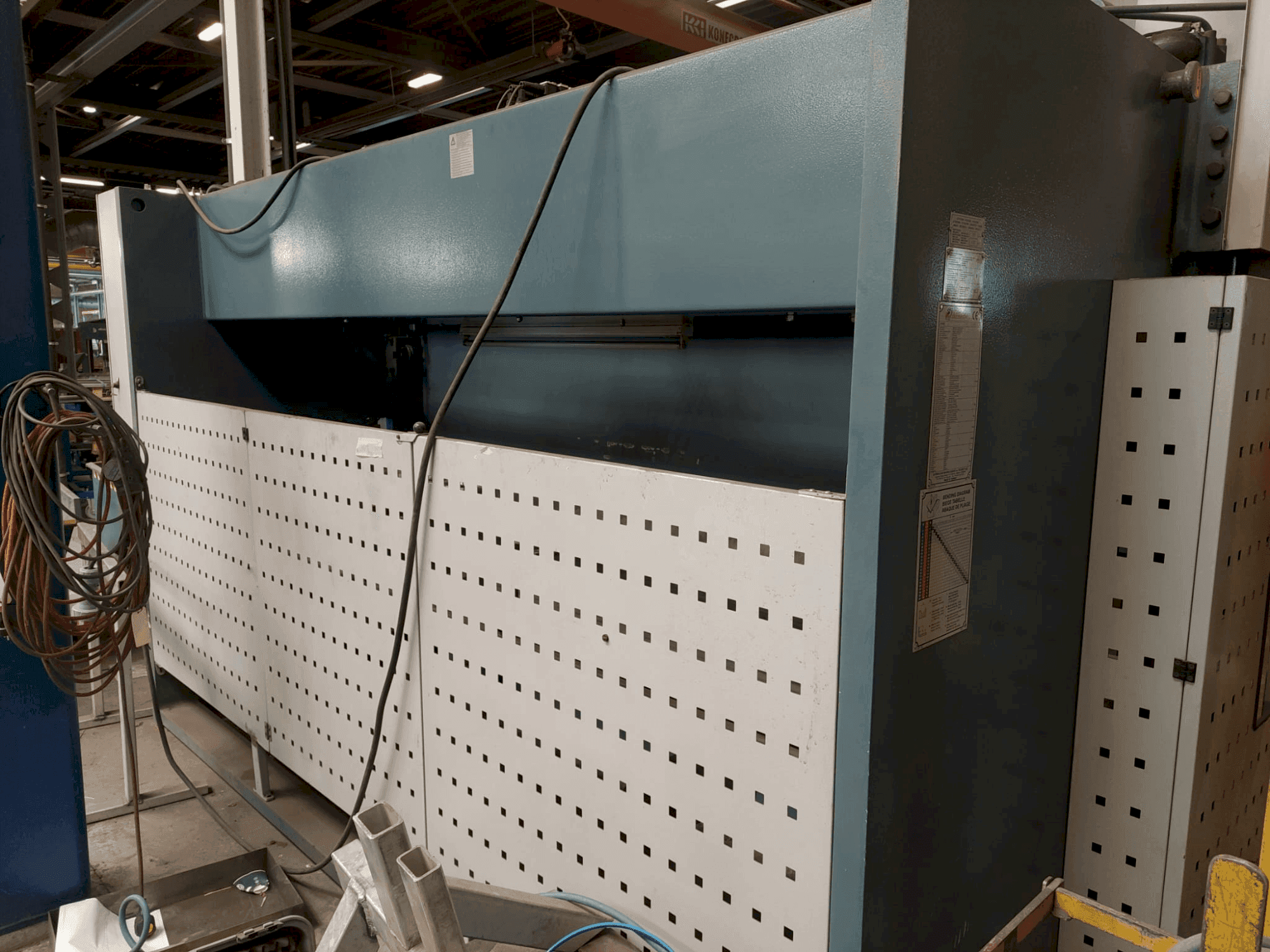 Front view of Durma E 40160  machine