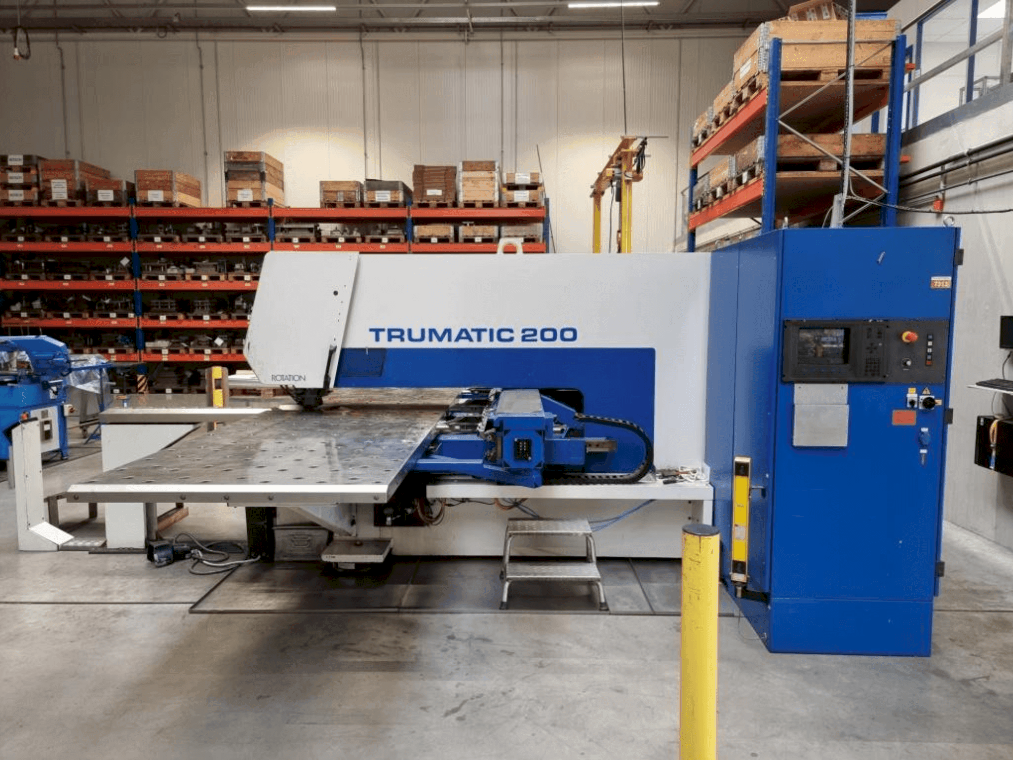 Front view of TRUMPF Trumatic 200  machine