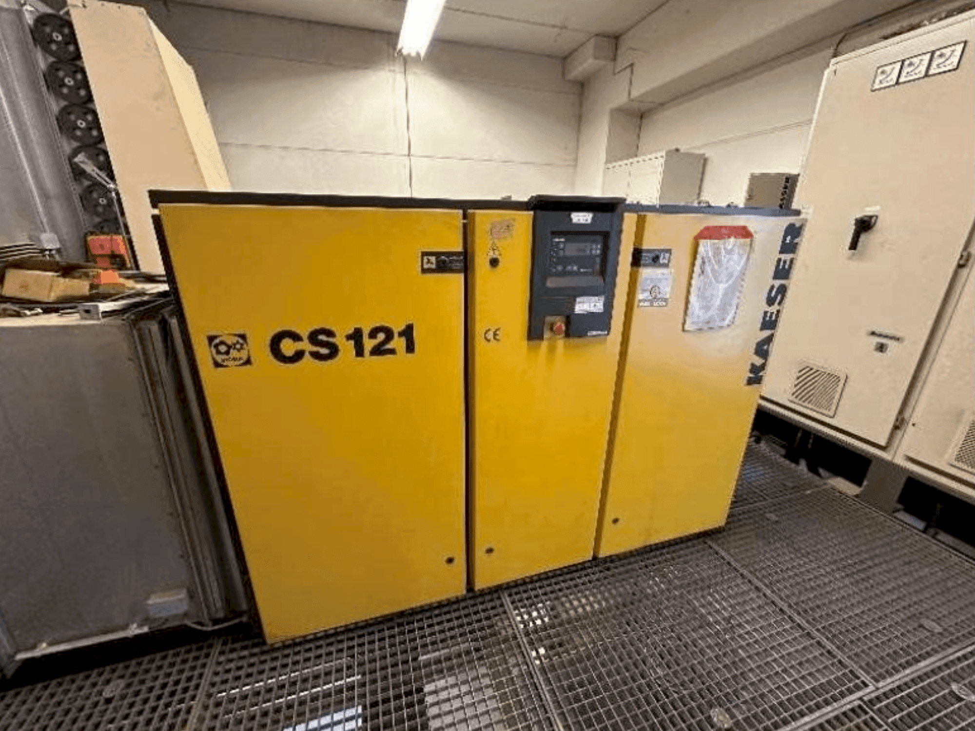 Front view of KAESER Compressor System  machine