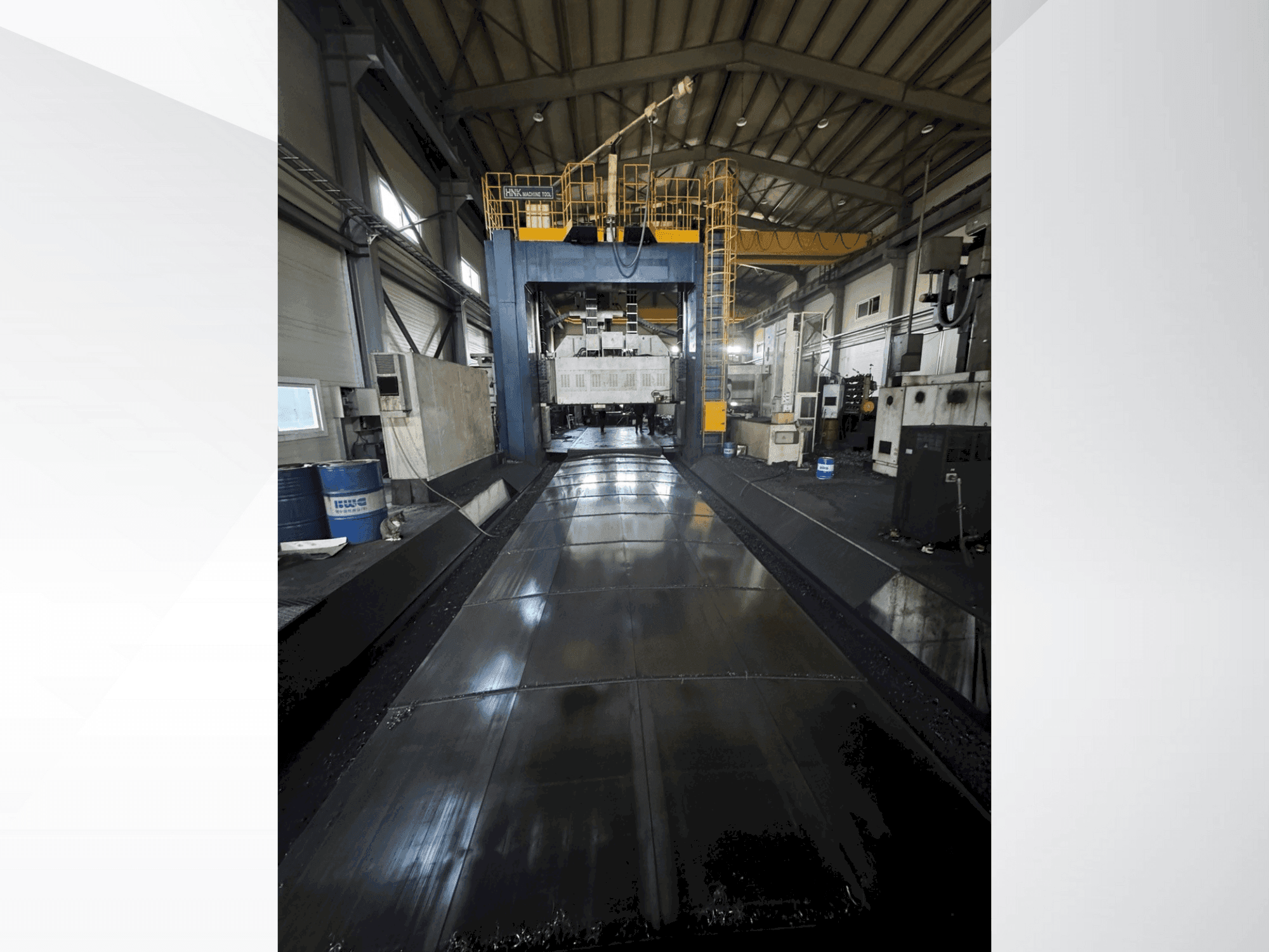 Front view of HNK HPM 30M  machine