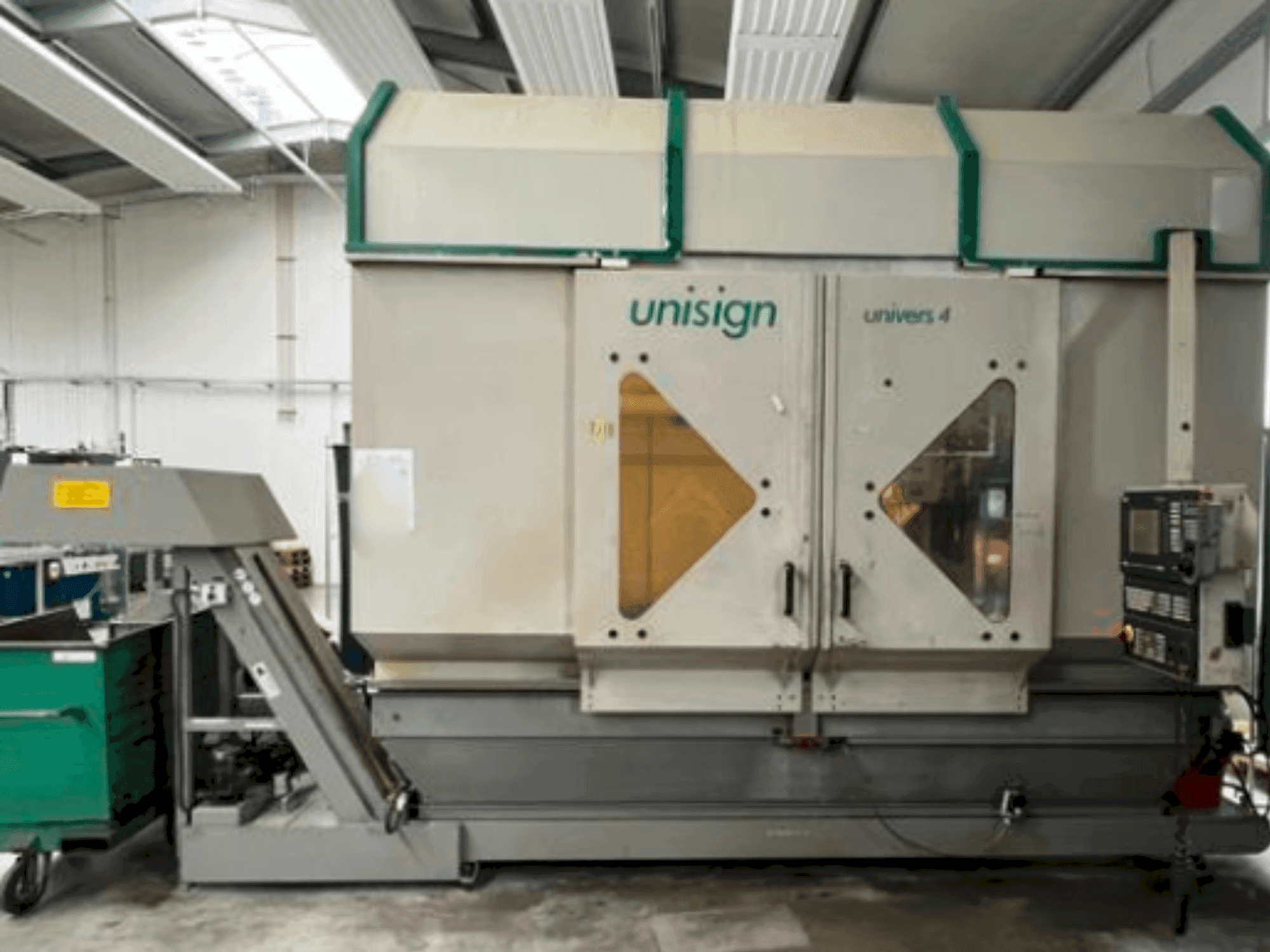Front view of Unisign Univers 4  machine