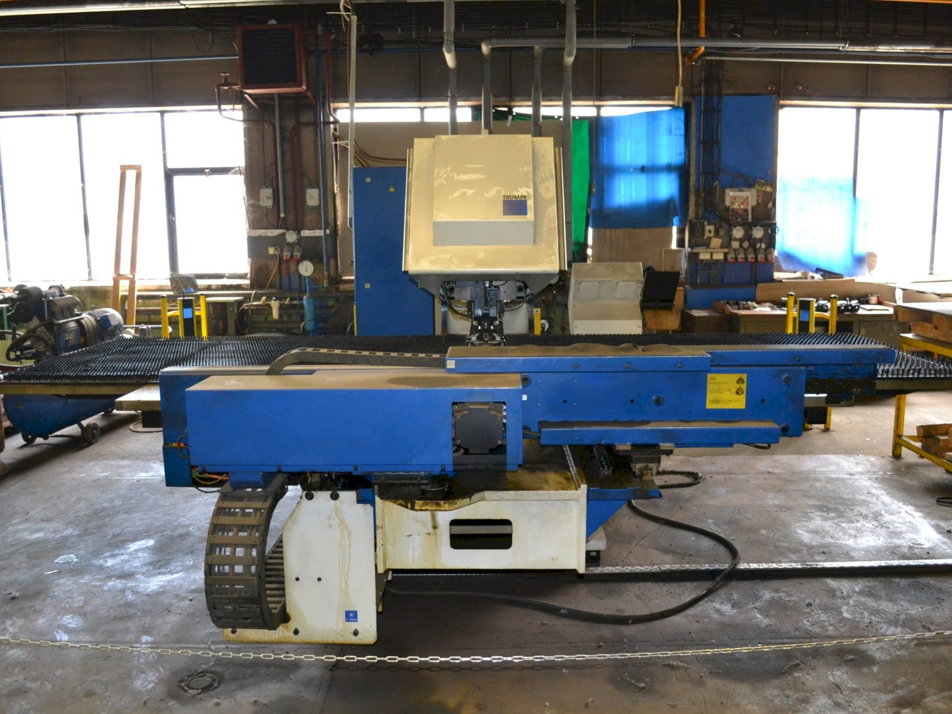 Front view of Trumpf Trumatic 2000R  machine
