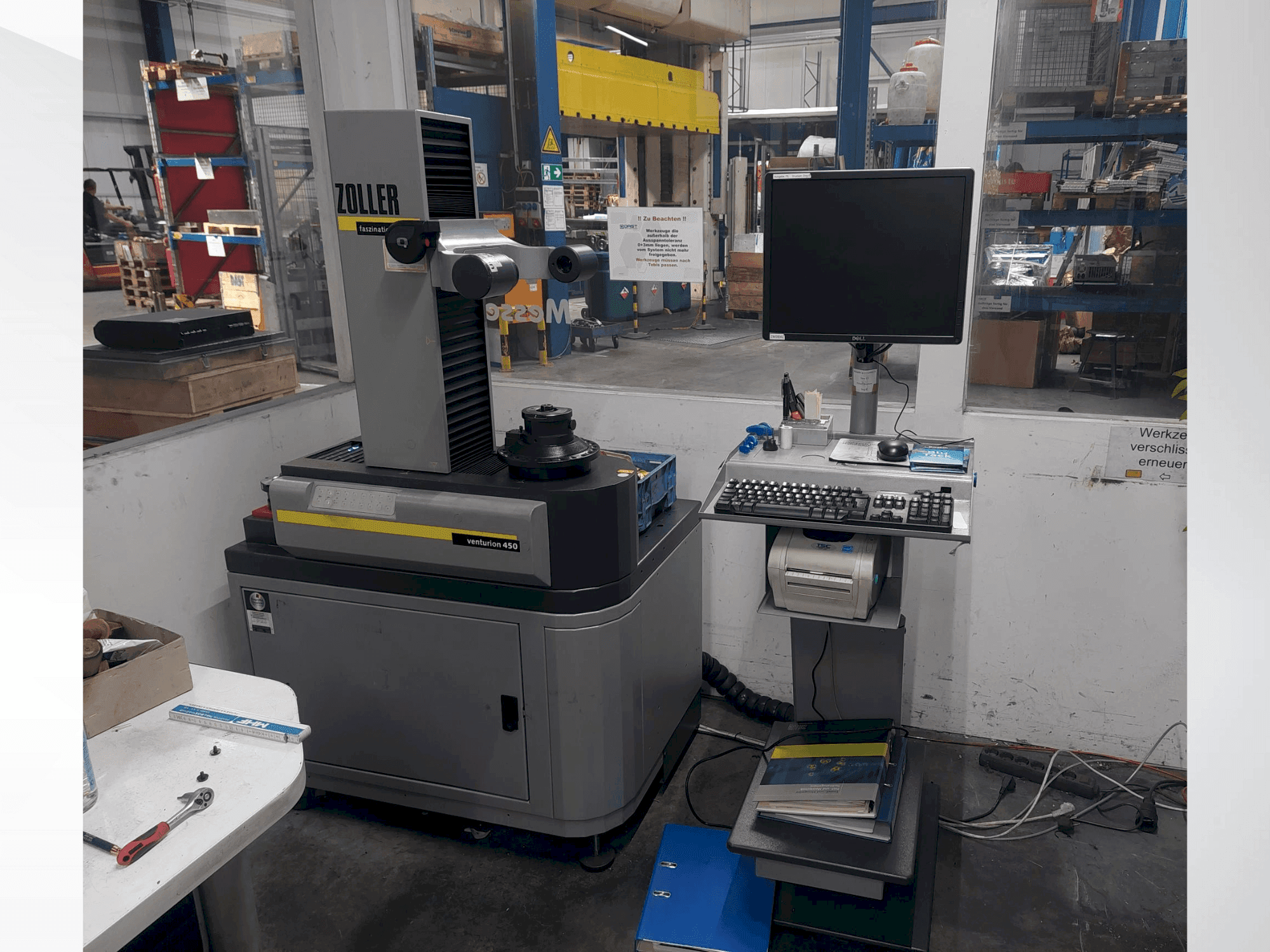 Front view of Zoller venturion 450  machine