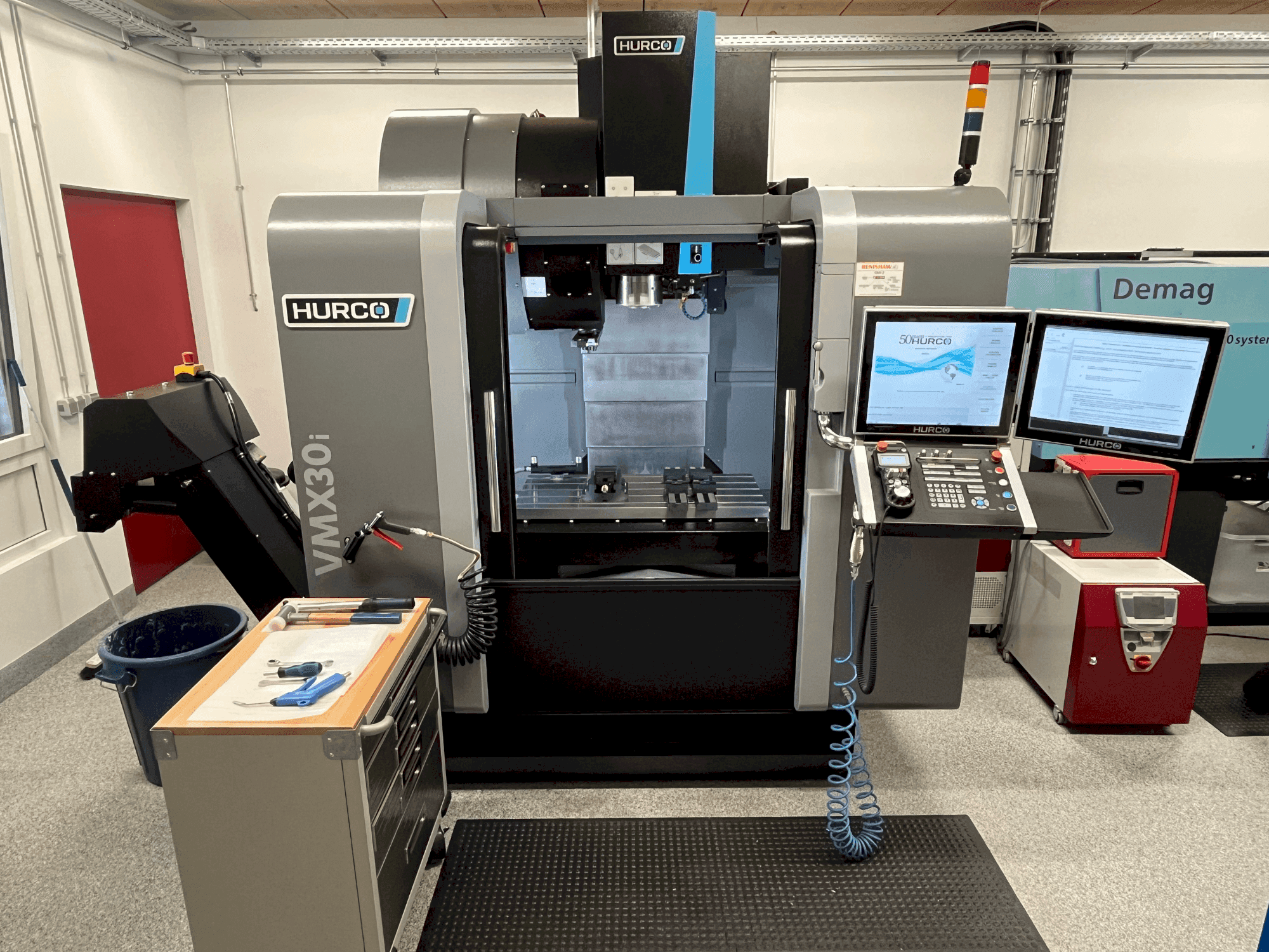 Front view of Hurco VMX30i  machine