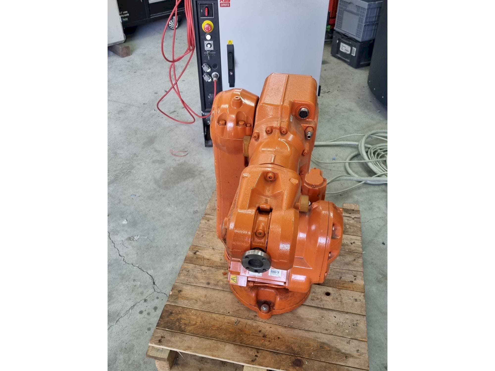 Front view of ABB IRB140 - IRC5  machine