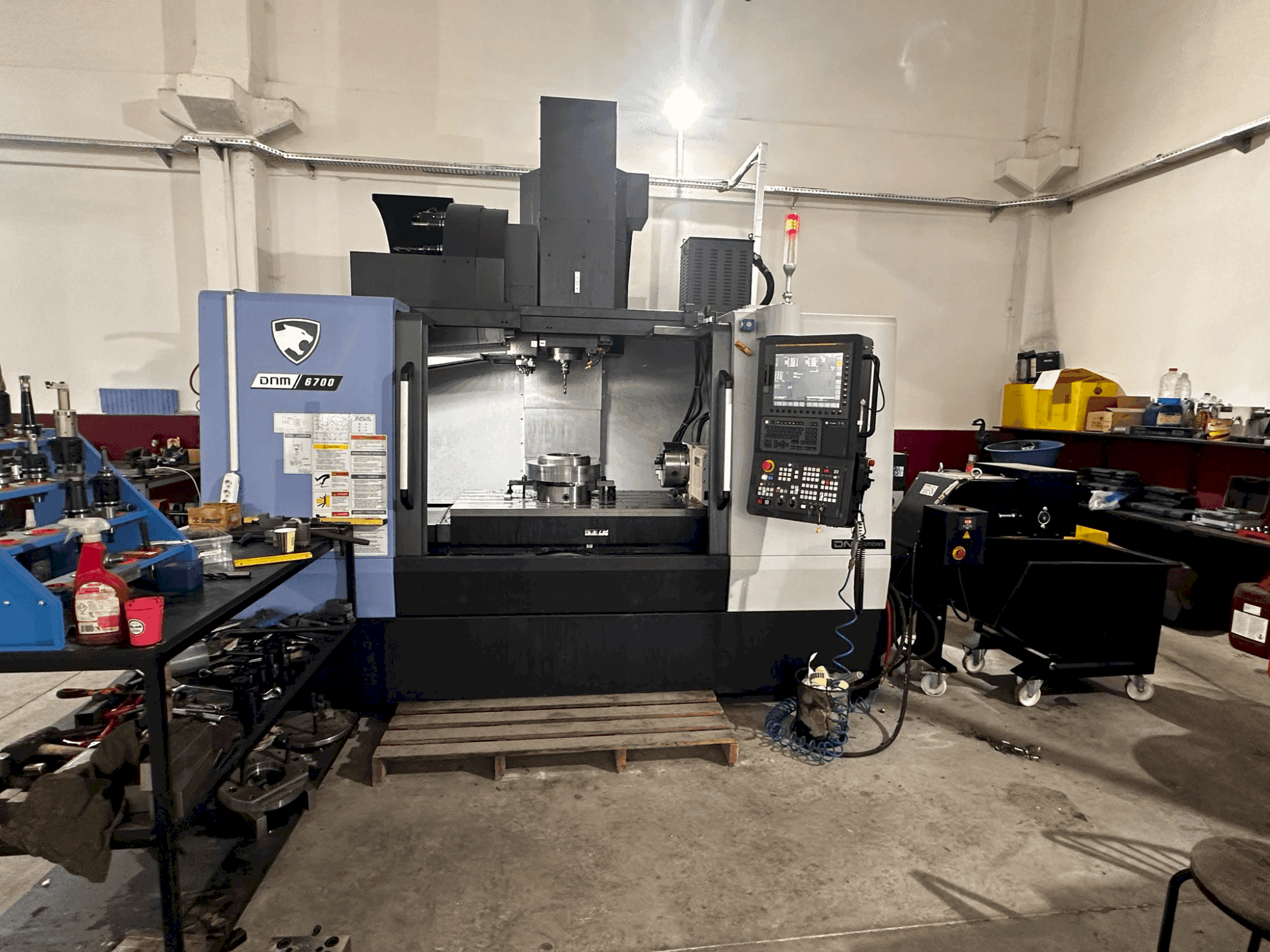 Front view of DN SOLUTIONS Puma DNM 6700  machine