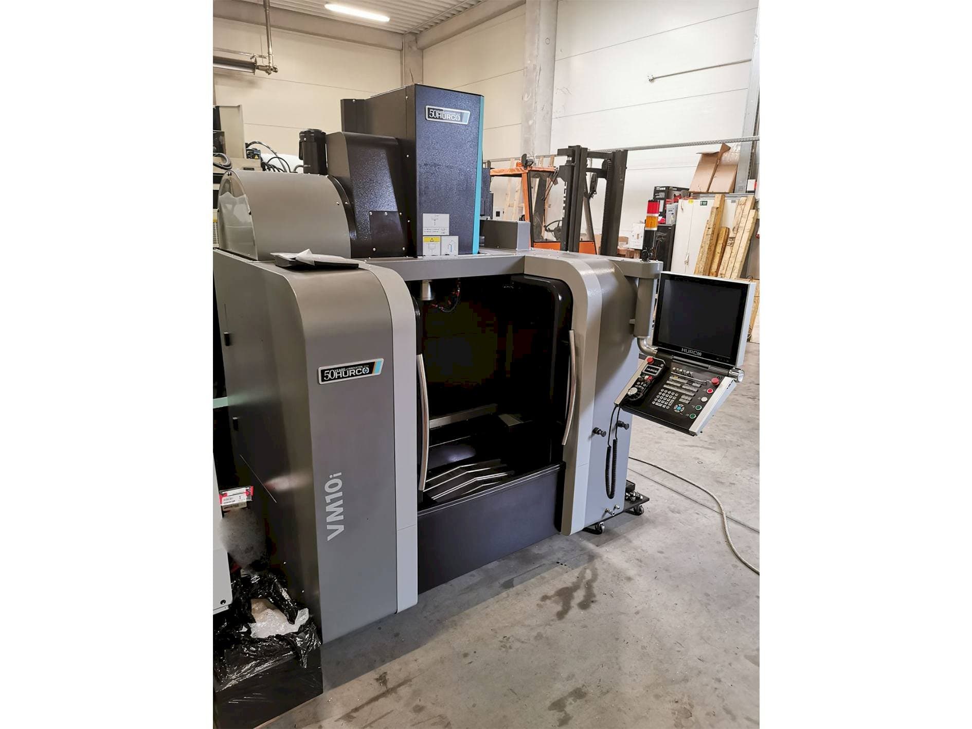 Front view of Hurco VM 10i  machine