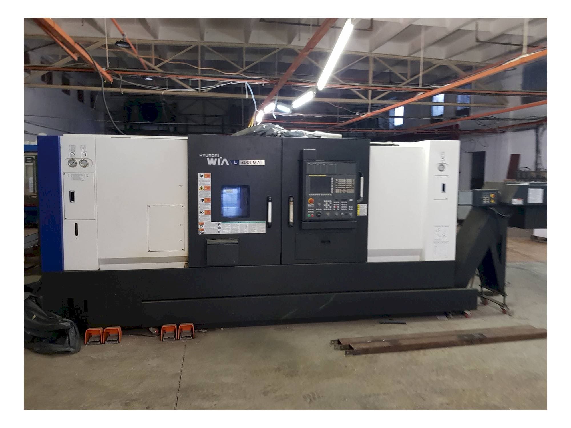 Front view of Hyundai Wia L300LMA  machine