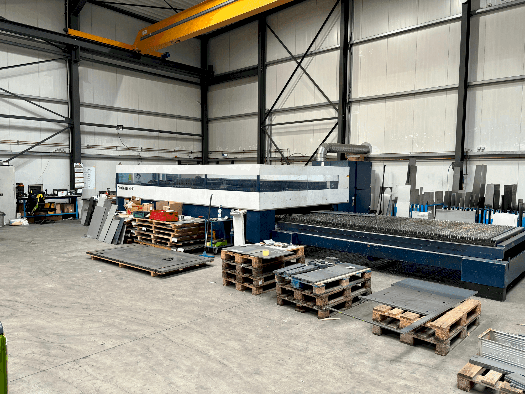 Front view of TRUMPF TruLaser 3040  machine