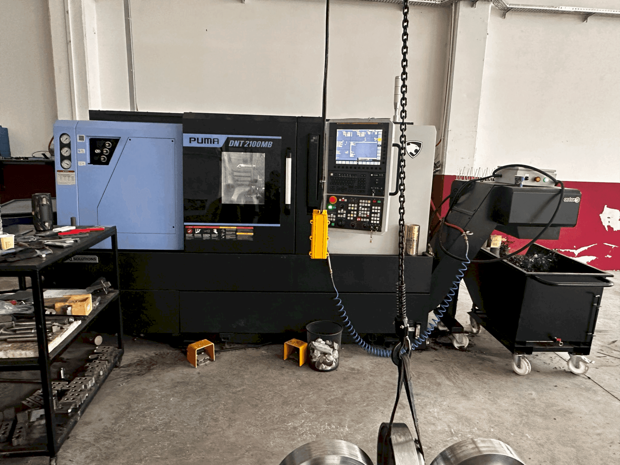 Front view of DN SOLUTIONS Puma DNT2100MB  machine