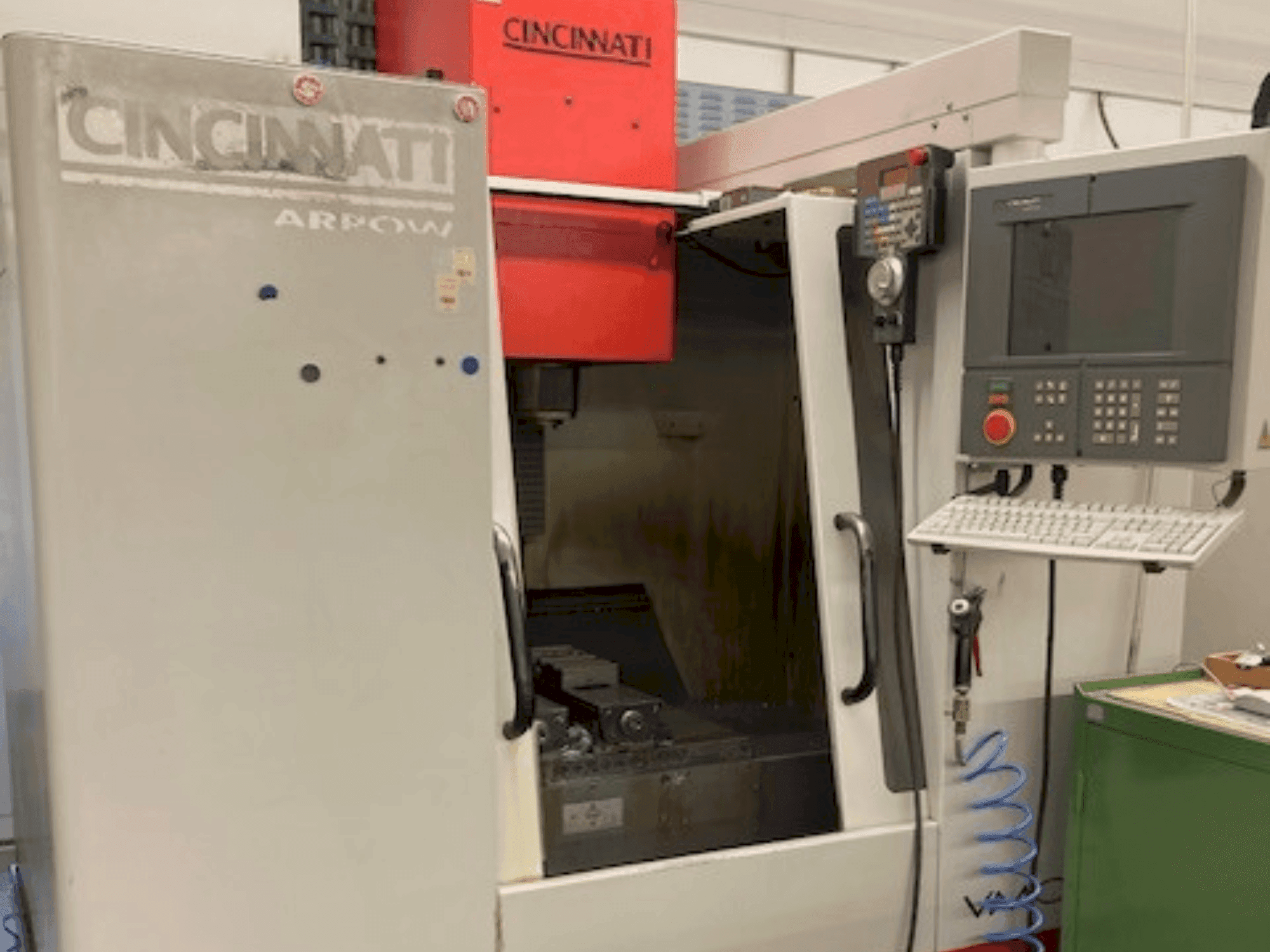 Front view of Cincinnati Arrow 500  machine