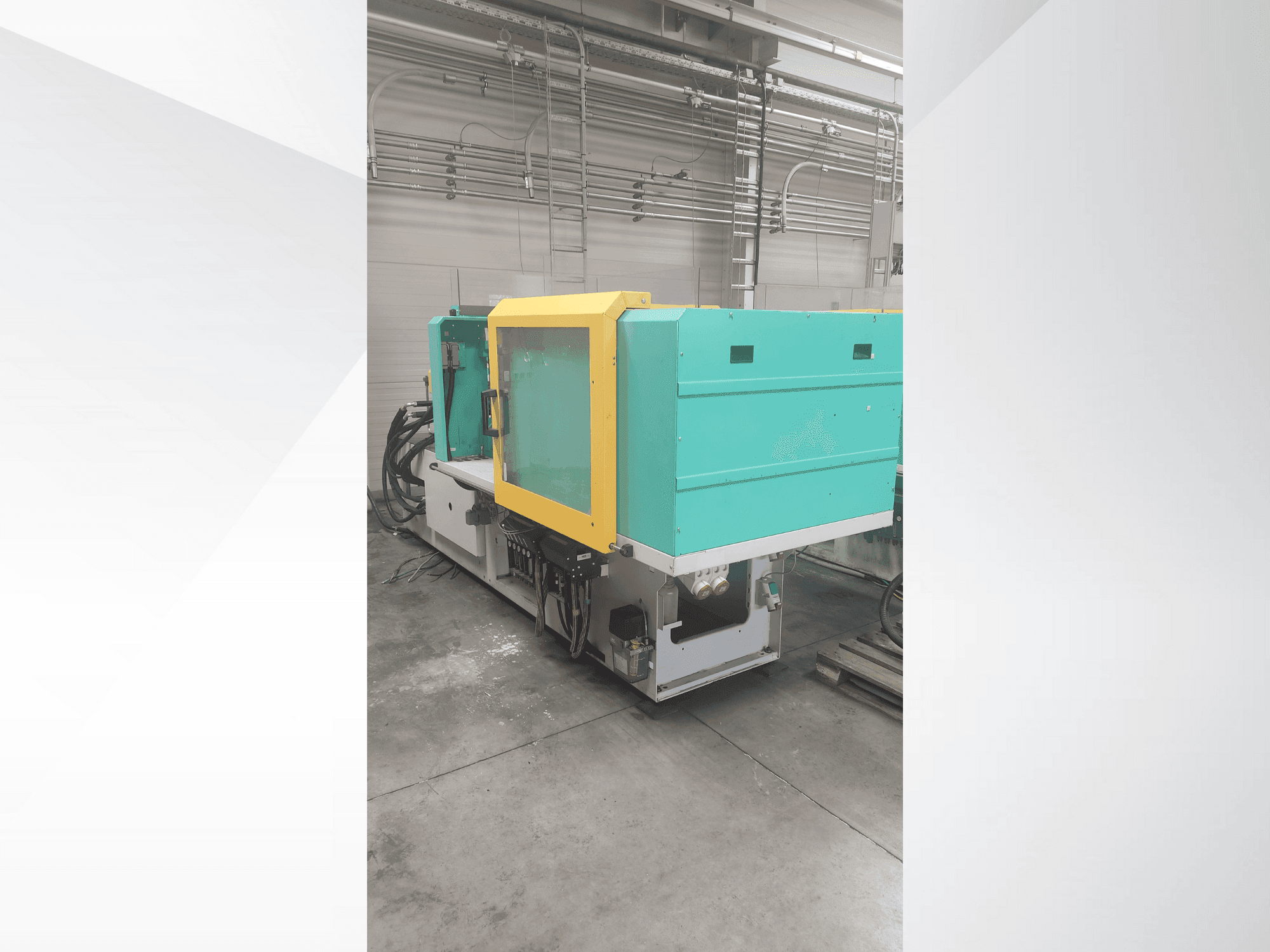 Front view of Arburg 470 H 1000-290  machine