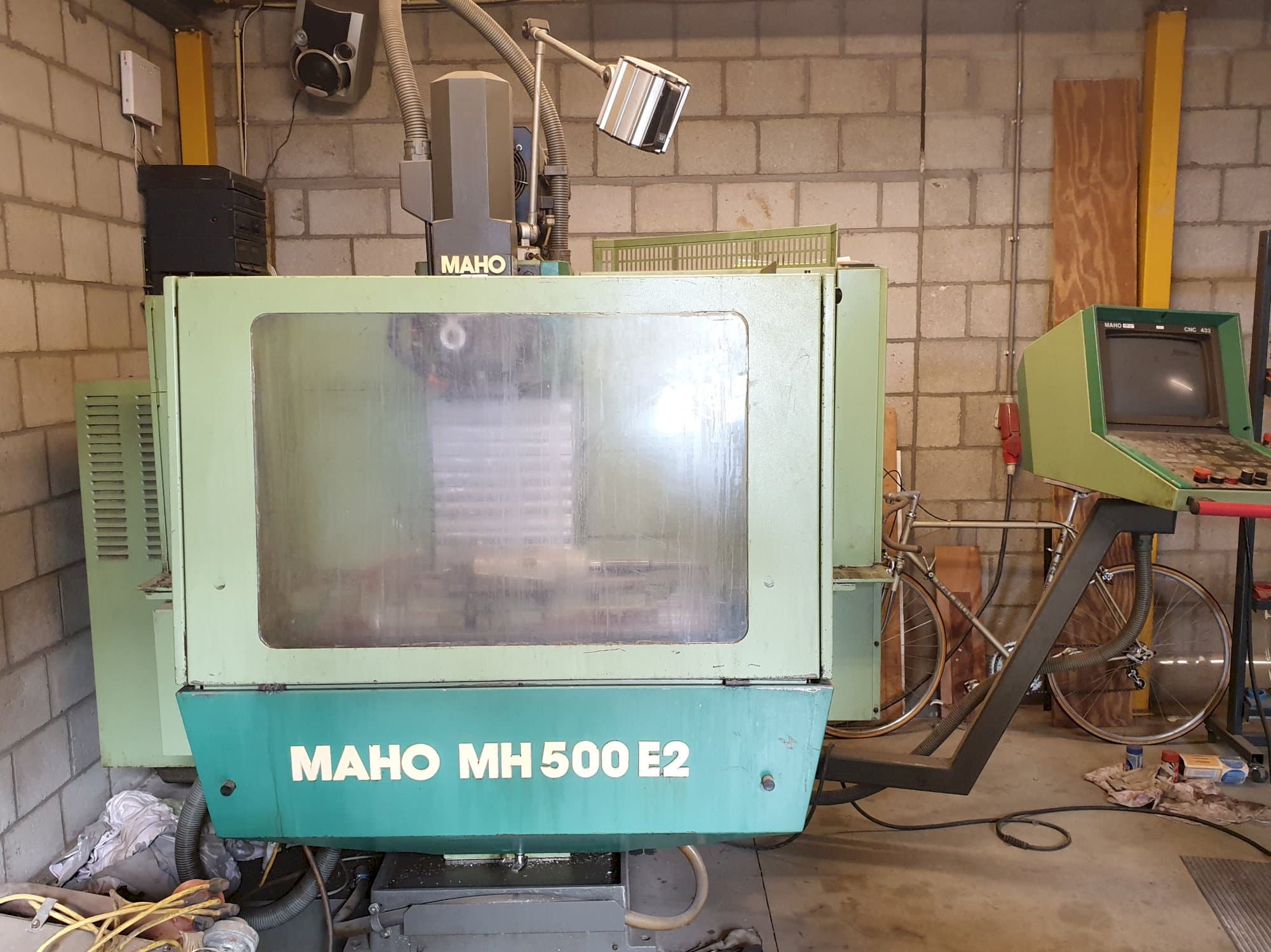 Left side view of Maho MH 500 Machine