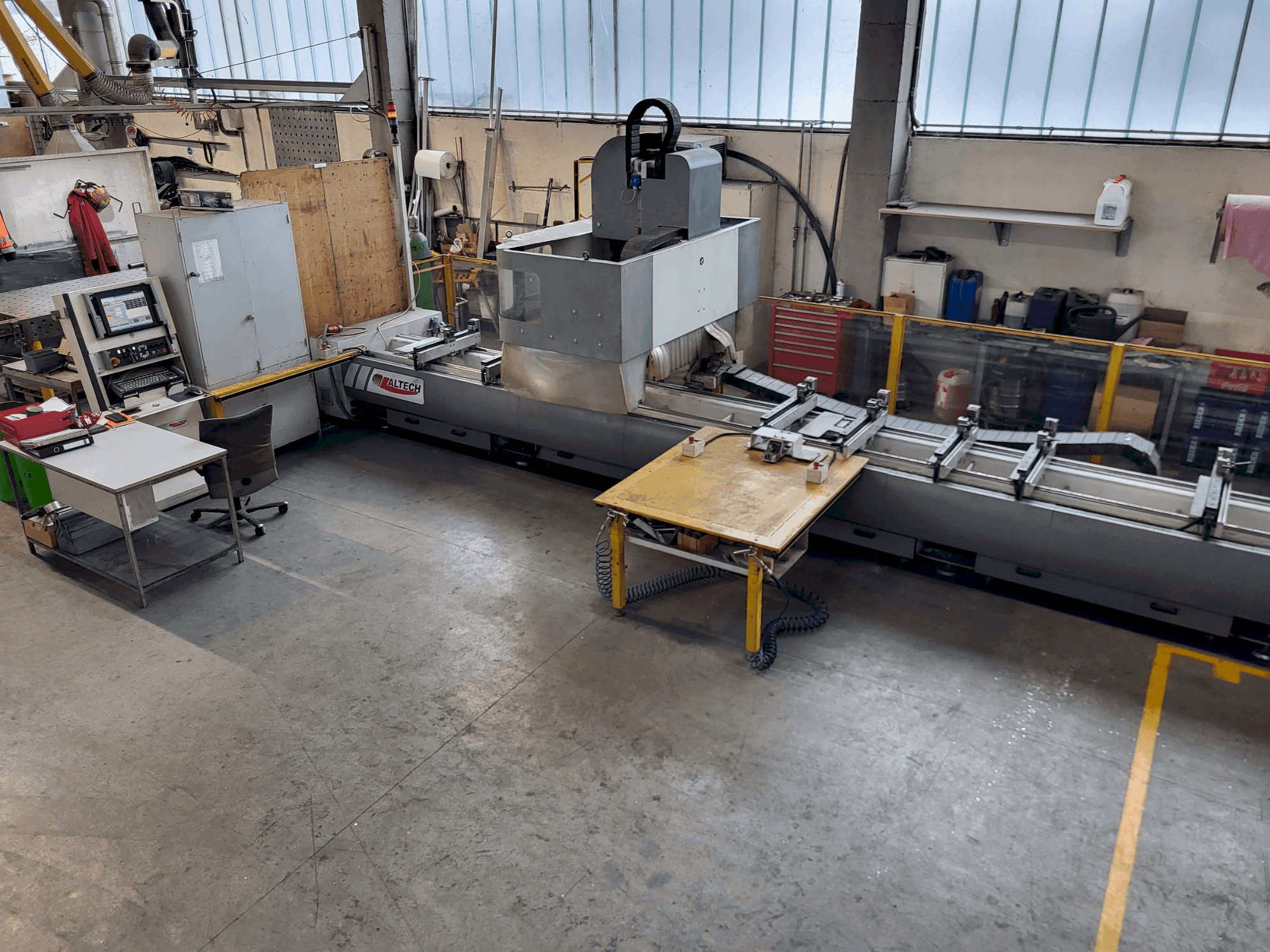 Front view of ALTECH Tango  machine