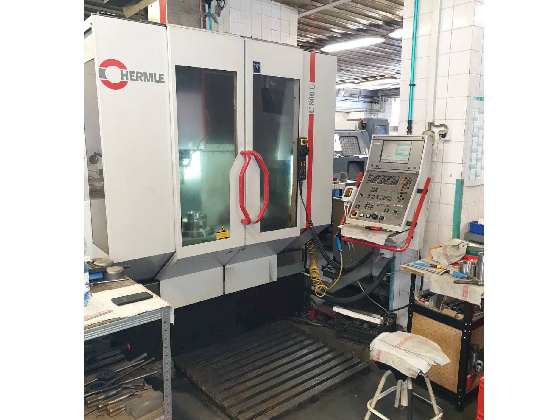 Front view of HERMLE C800 U machine