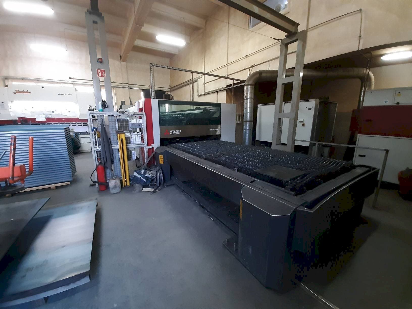 Front view of Mitsubishi ML3015 eX(S2)-450F-R machine