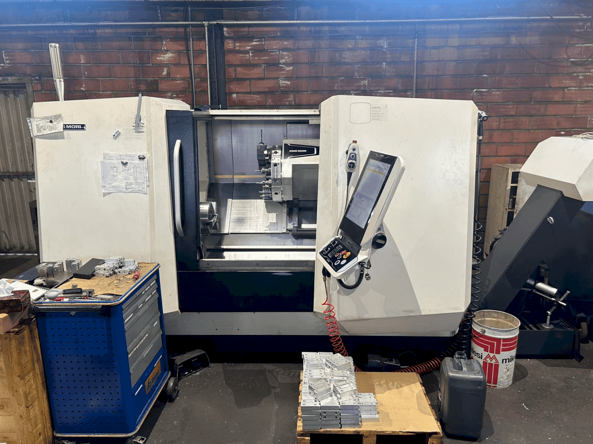 Right side view of DMG MORI CLX 450 V4  machine