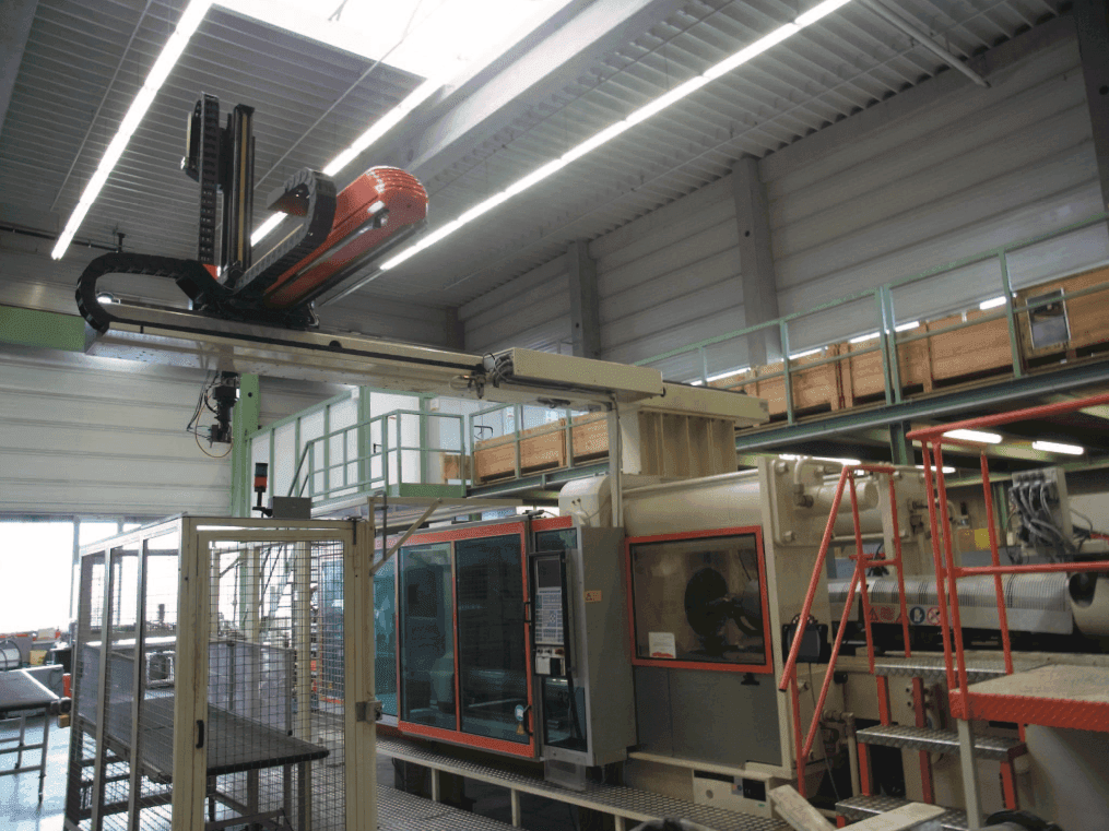 Front view of Krauss Maffei 650-6100 CM  machine