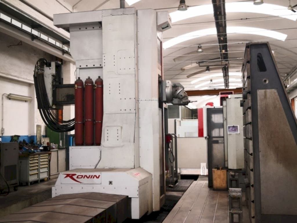 Front view of FPT Ronin  machine