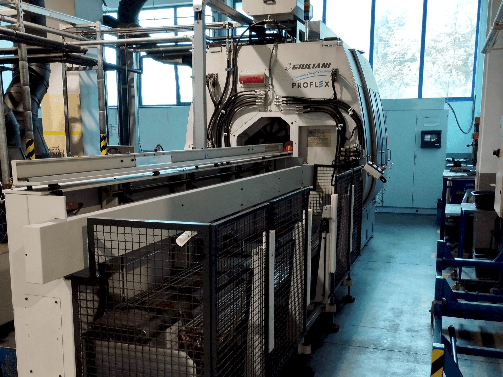 Front view of GINDUMAC Proflex 5/7  machine