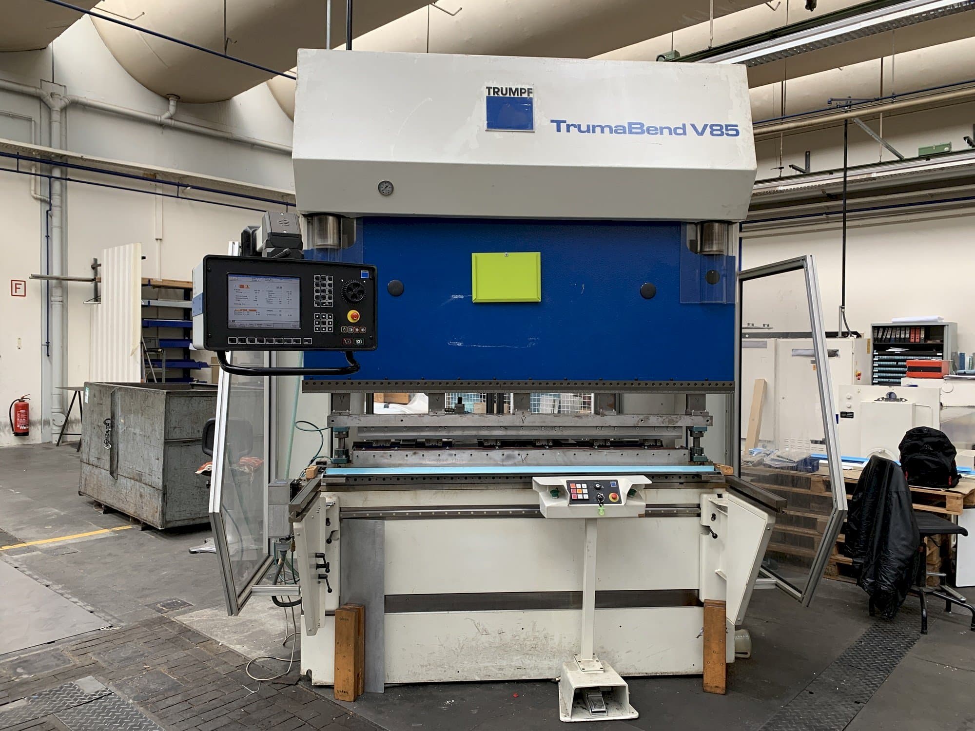 Front view of Trumpf TrumaBend V85S  machine