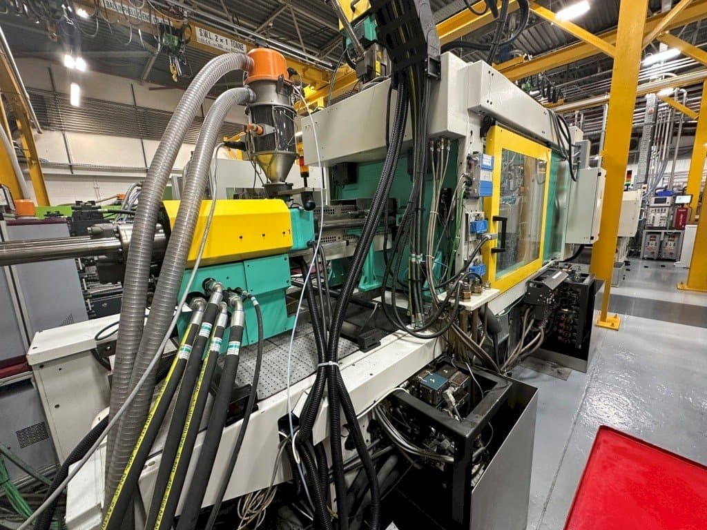 Left side view of Arburg Allrounder 570C 2000 -350/150  machine