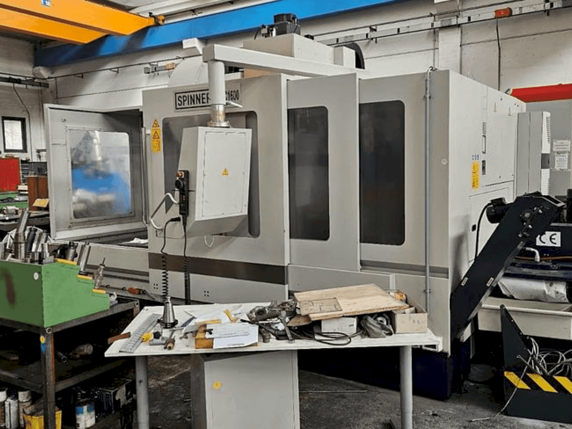 Front view of SPINNER MVC 1600-N  machine