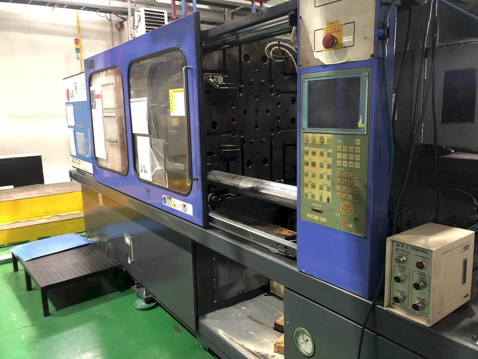 Front view of LG LGH-350N  machine