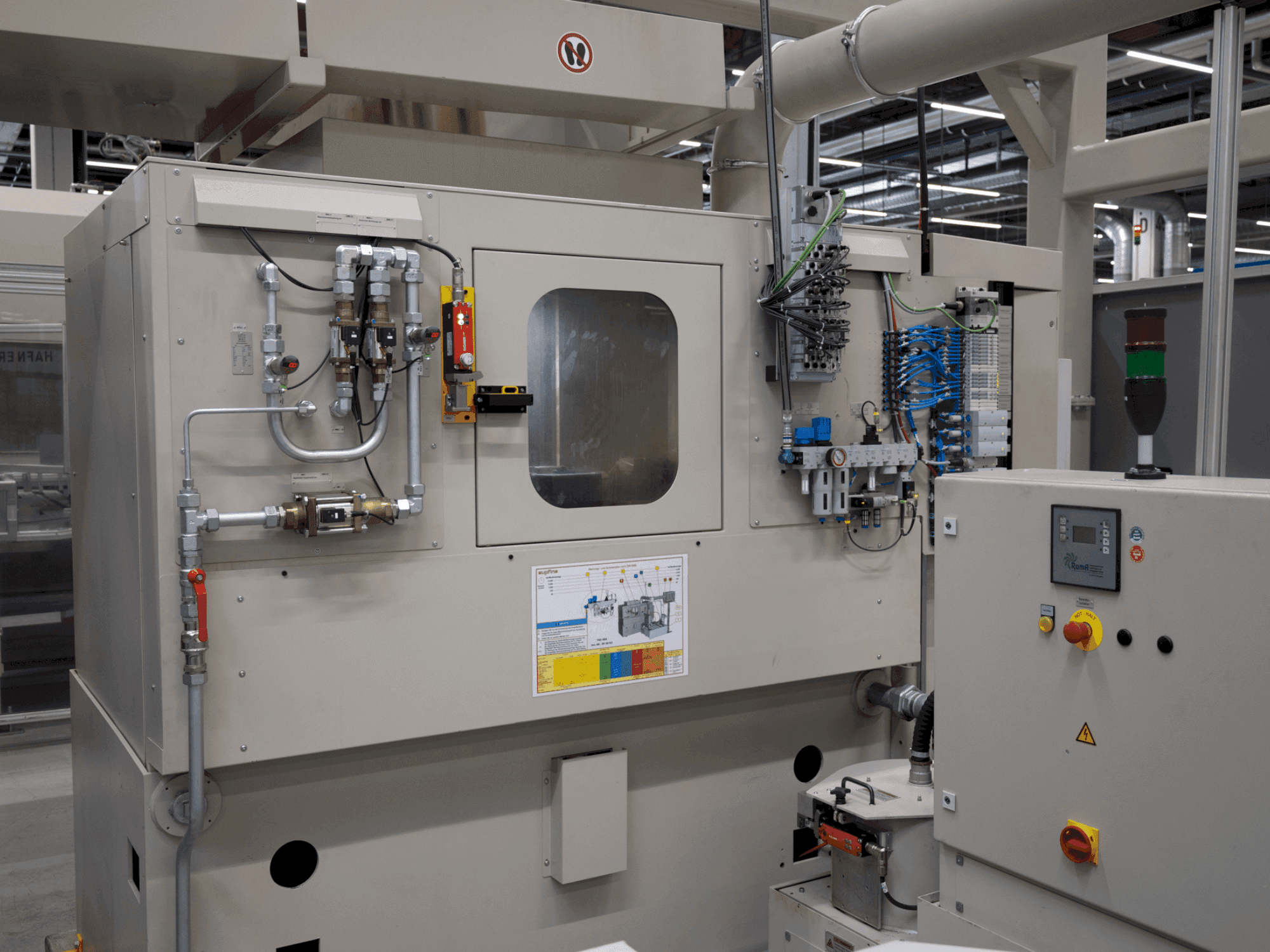 Front view of SUPFINA LCM 220/4-220/3  machine