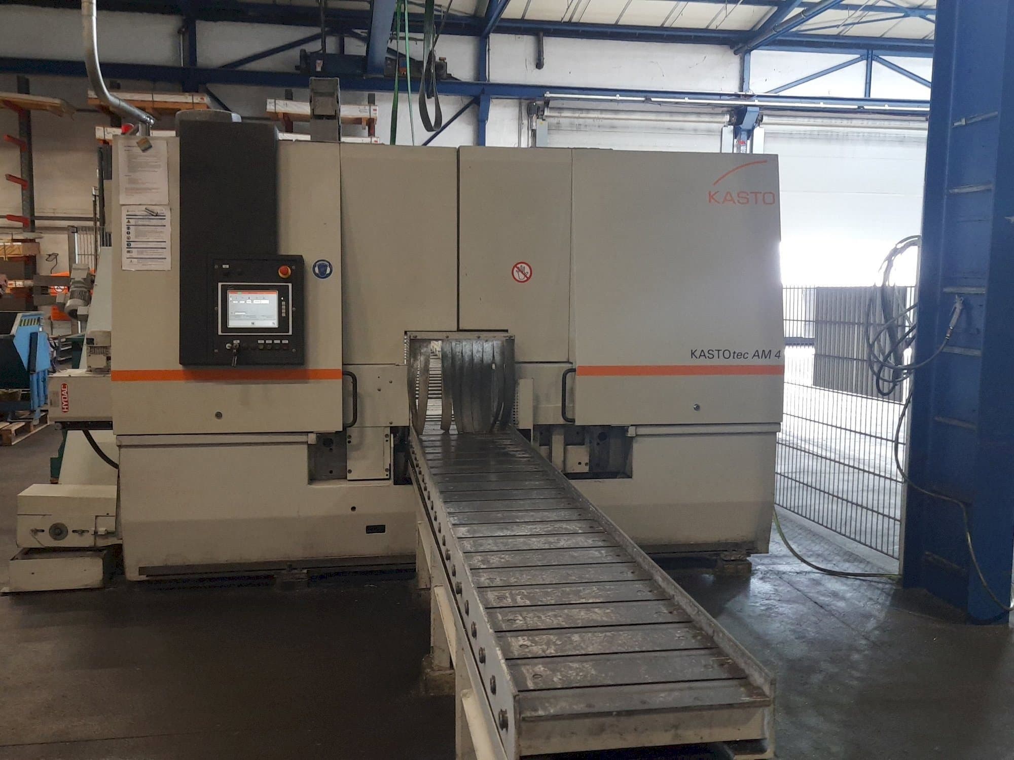 Front view of KASTO tec AM 4  machine