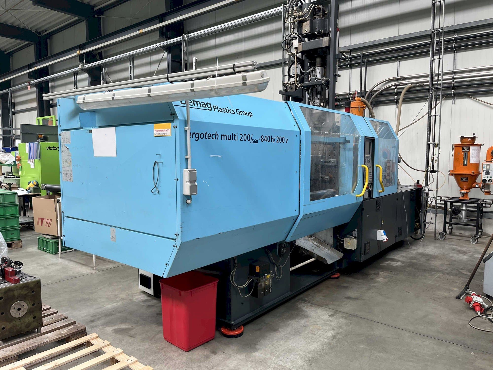 Front view of DEMAG Ergotech multi 200/560 - 840h/200V  machine