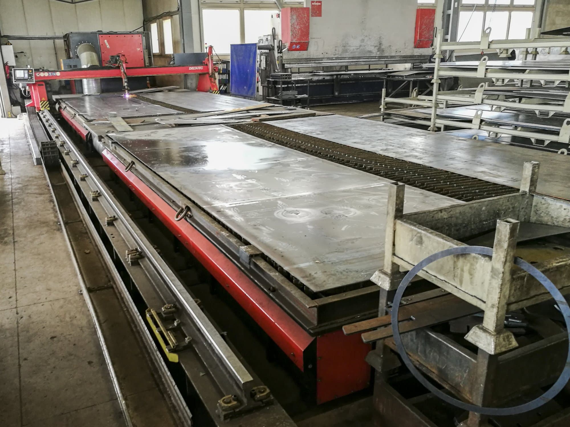 Left view of KOIKE DELTATEC Machine