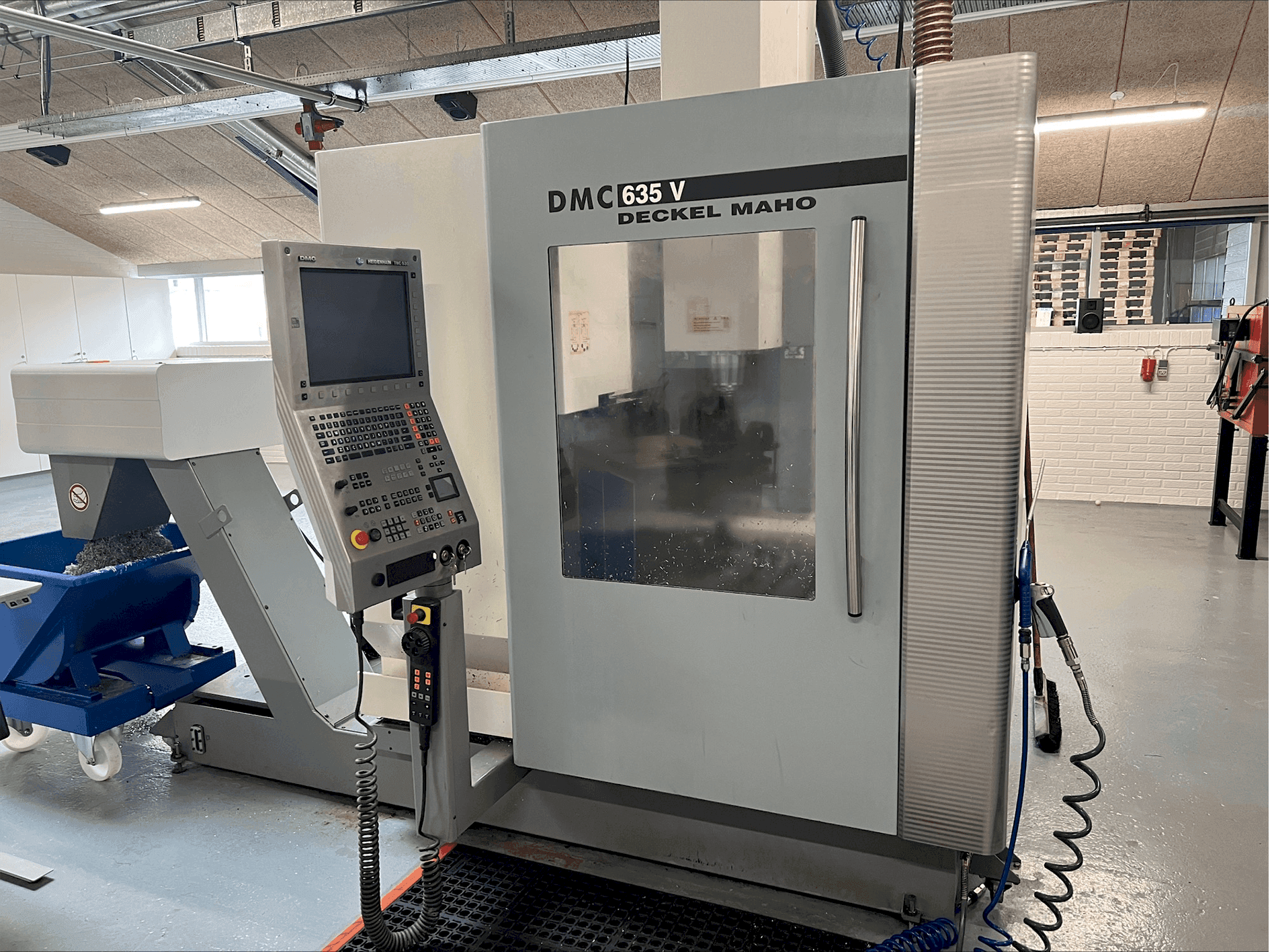 Left side view of DMG MORI DMC 635V  machine