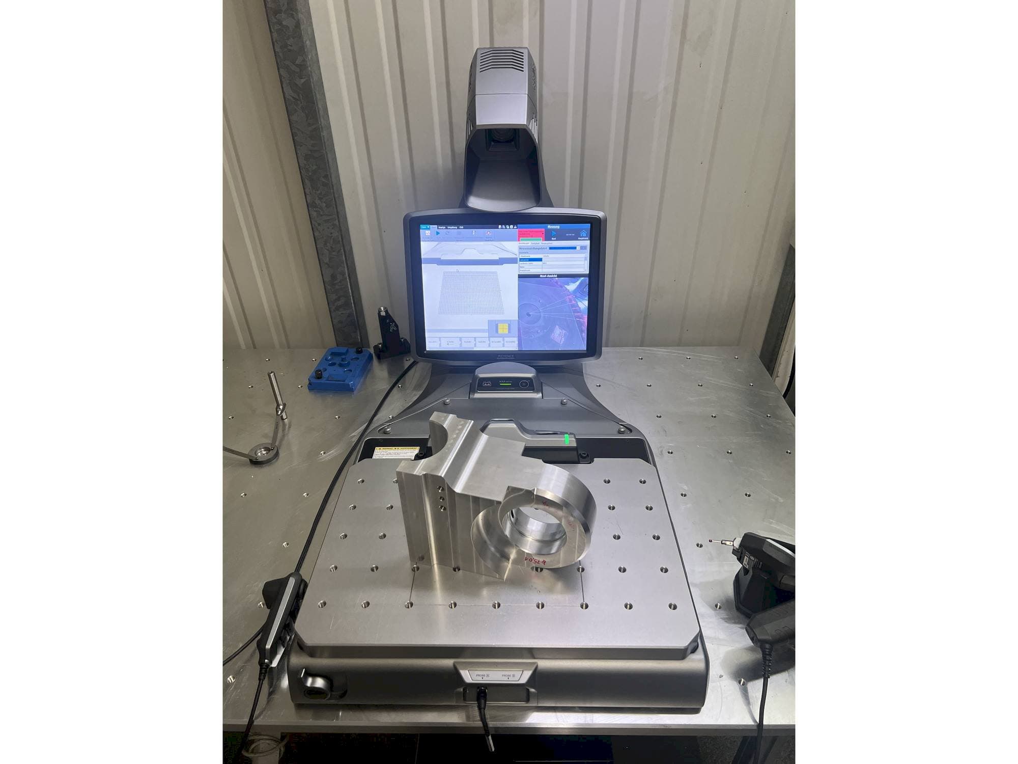 Front view of KEYENCE XM-C1000  machine