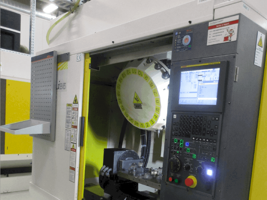 Front view of FANUC ROBODRILL Alpha D21LiB5  machine