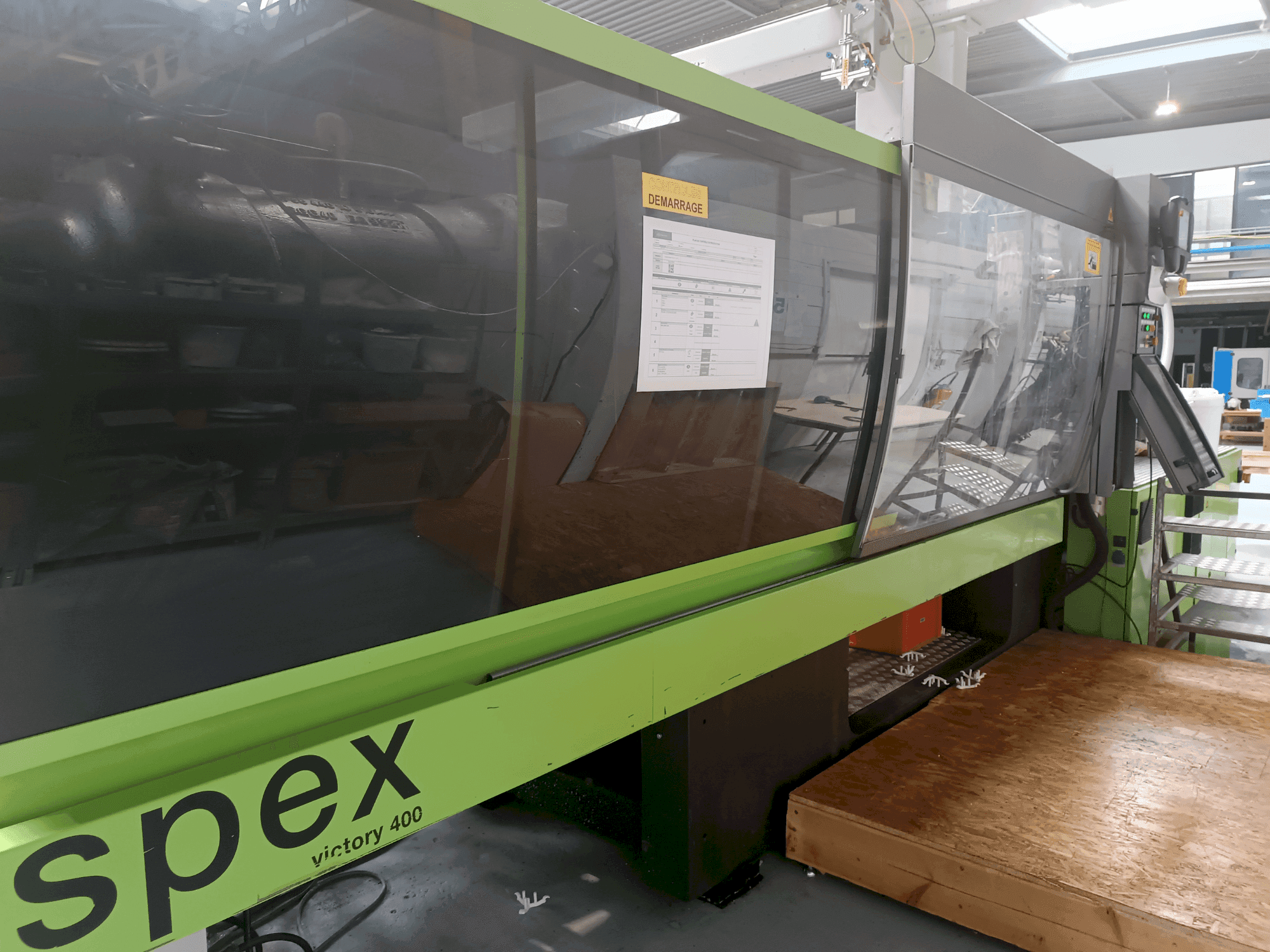 Front view of Engel Victory 1350 400HL Spex  machine