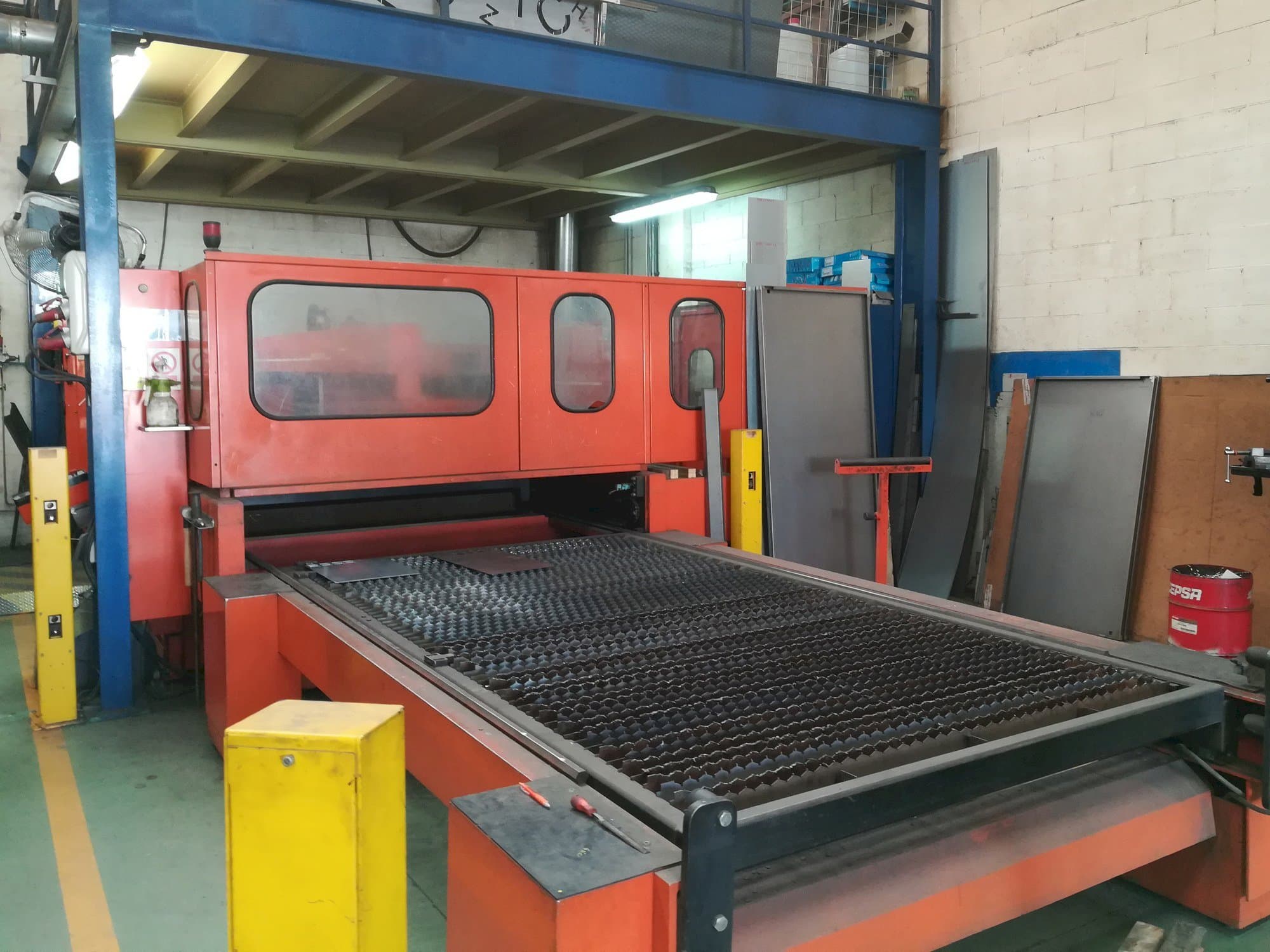 Front view of Bystronic Bystar 3015  machine