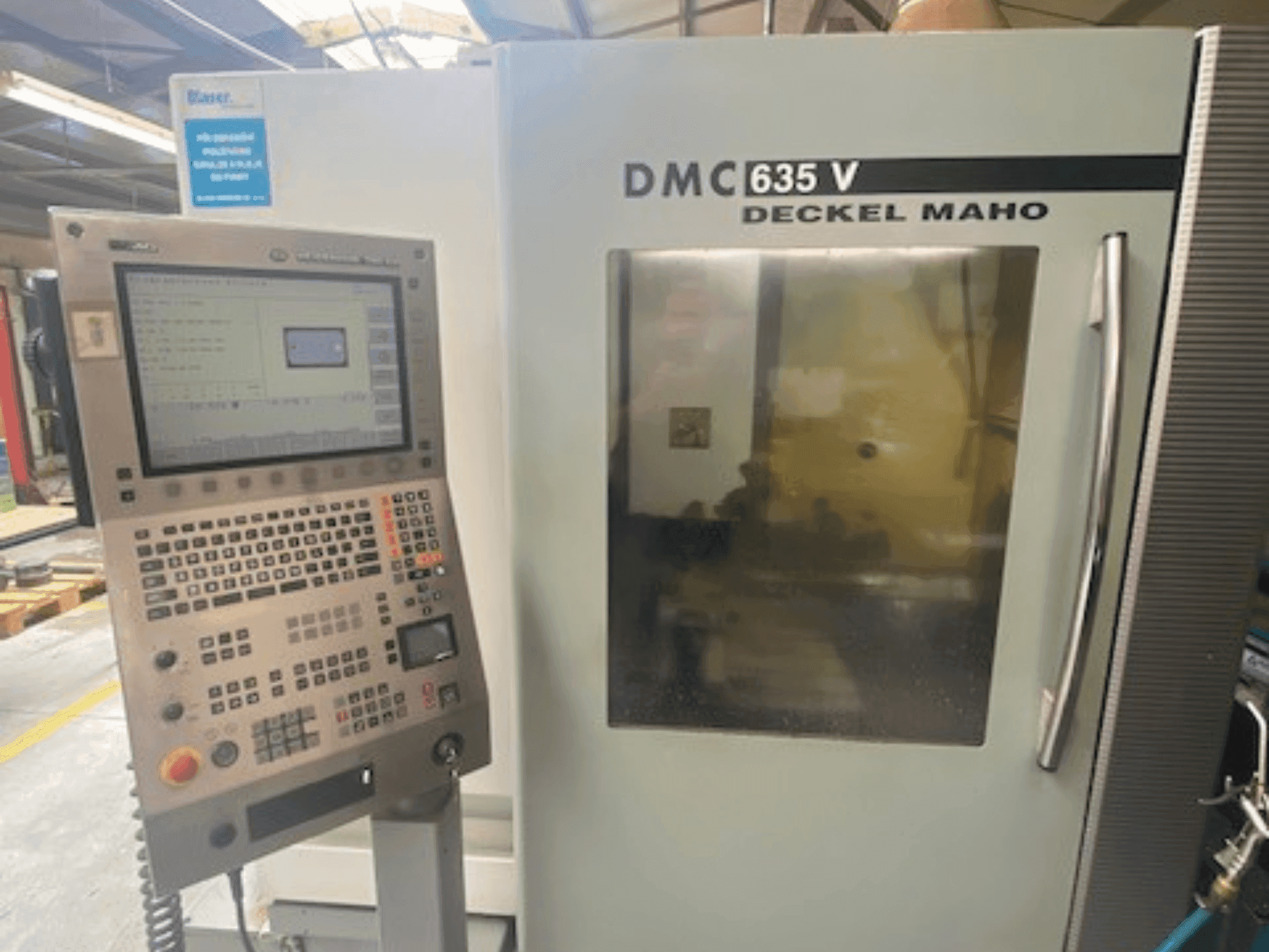 Front view of DMG DECKEL MAHO DMC 635V  machine